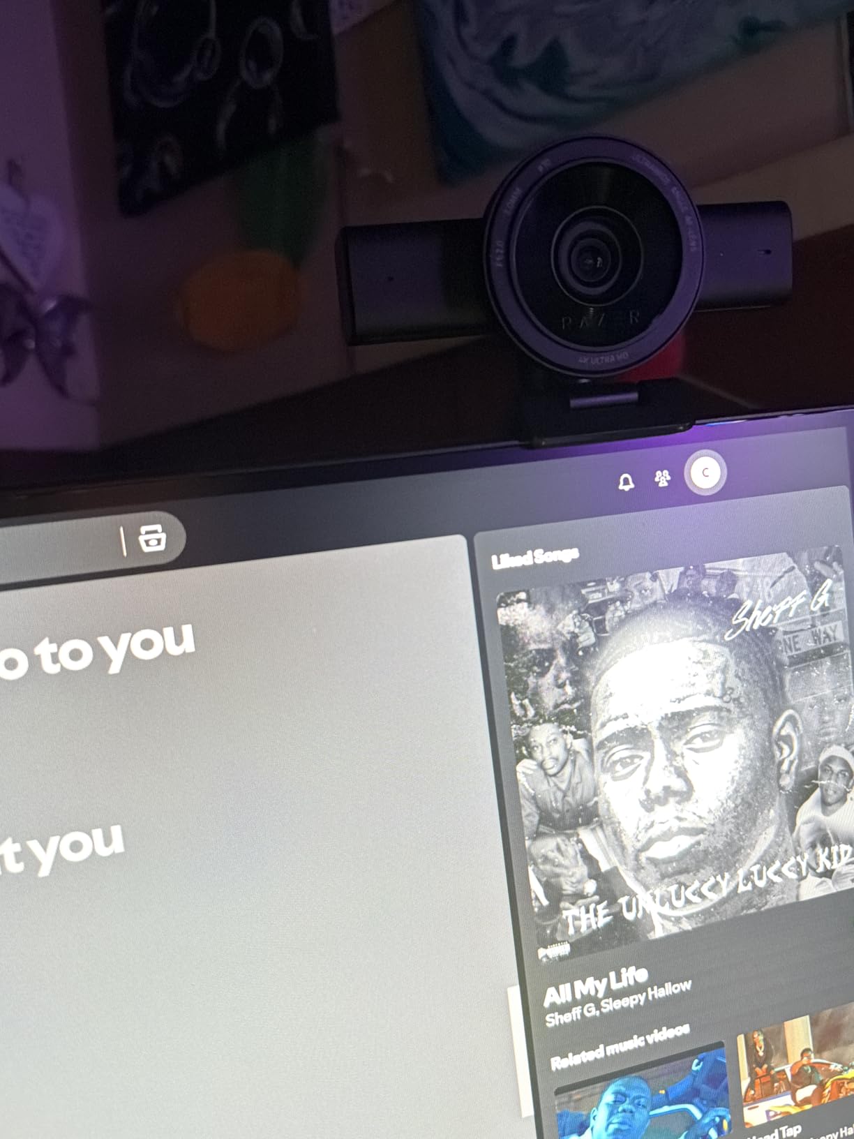 Razer Kiyo V2 Streaming Webcam: 4K 30 FPS, 1080p 60 FPS - AI Powered Auto-Framing - Built-in Microphone - Ultrawide Angle Lens - Privacy Cover - Works with OBS, Xsplit, Discord, Zoom, Teams - Black customer photo 1