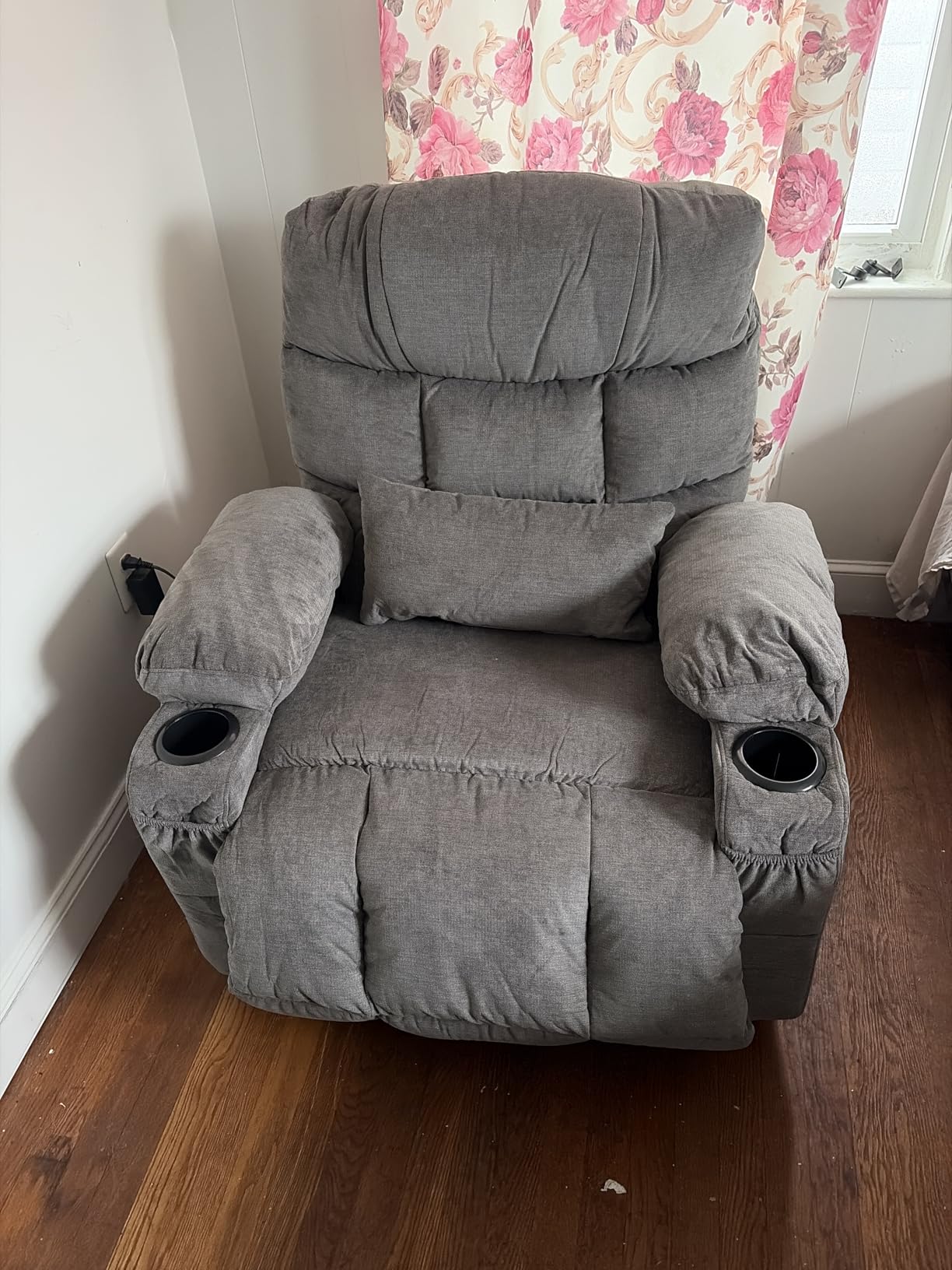 MAHOMICO Power Lift Recliner Chair for Elderly with Vibration Massage and Lumbar Heating, Electric Lift Recliner Single Sofa with Side Pocket, Two Cup Holders and USB Charge Port for Living Room customer photo 1