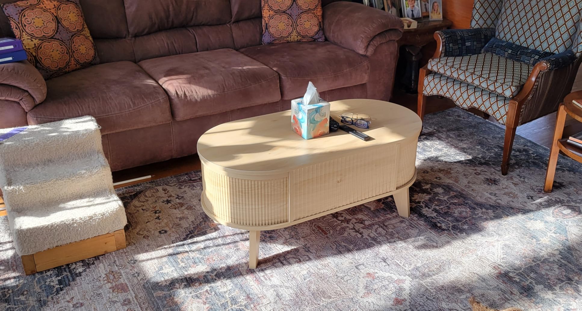 LYNCOHOME Fluted Lift Top Coffee Table with Storage, Modern Oval Coffee Table for Living Room or Home Office, Walnut customer photo 2