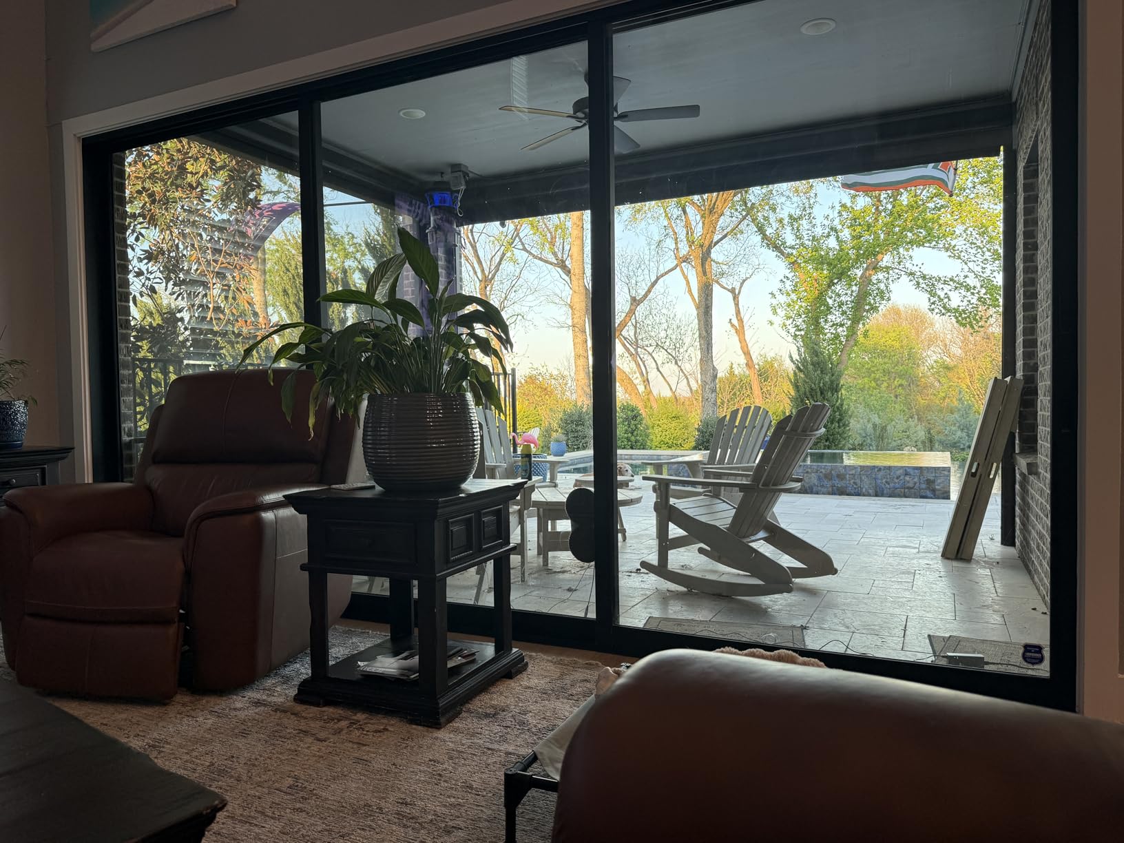 KKI Window Cleaning Robot, Automatic Window Cleaner Robot, Dual Spray, Max 3200Pa, AI Path Planning & Edge Detection, Remote Control for High-Rise Windows, Glass,Door,10xCloths, X3 customer photo 2