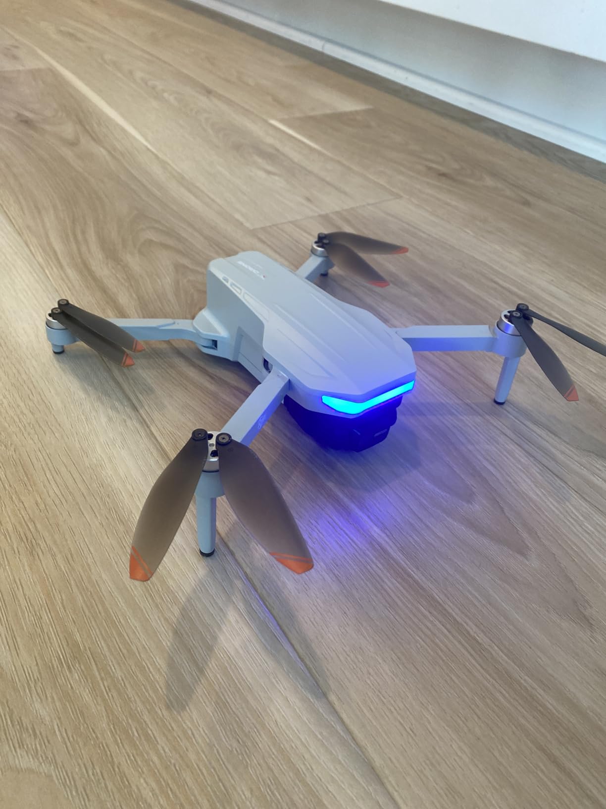 Oddire Drones with Camera for Adults 4K, GPS Auto Return, Waypoint Flight, Orbit Fly, GPS Follow, Gesture Control, Foldable Drone with Brushless Motor, 249g Light, 48 Mins Flight Time with 2 Batteries customer photo 1