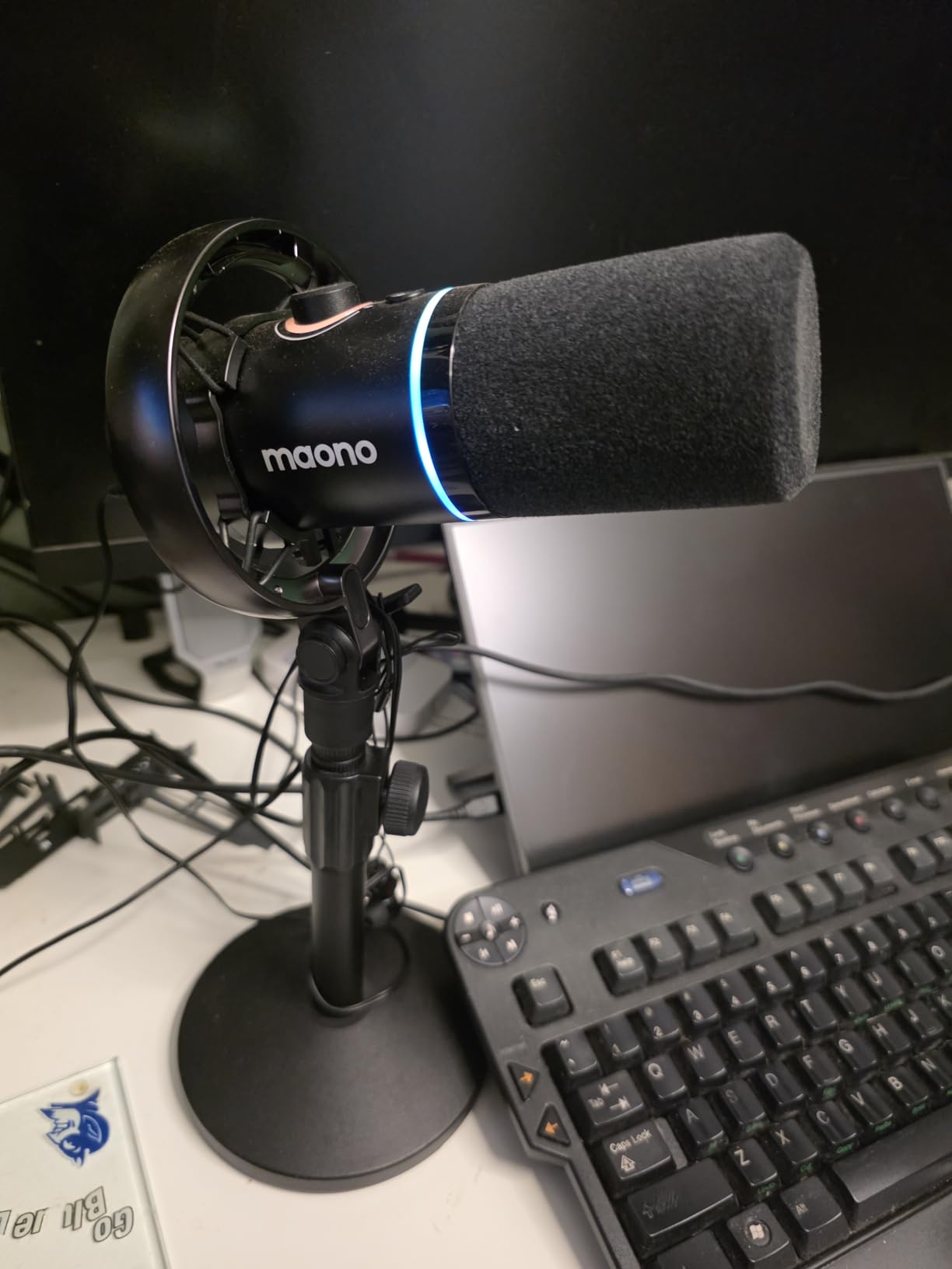 MAONO PD200W Hybrid Wireless Podcast Microphone for PC, Dynamic XLR USB Mic with Desktop Stand, Software, Noise Cancellation customer photo 1