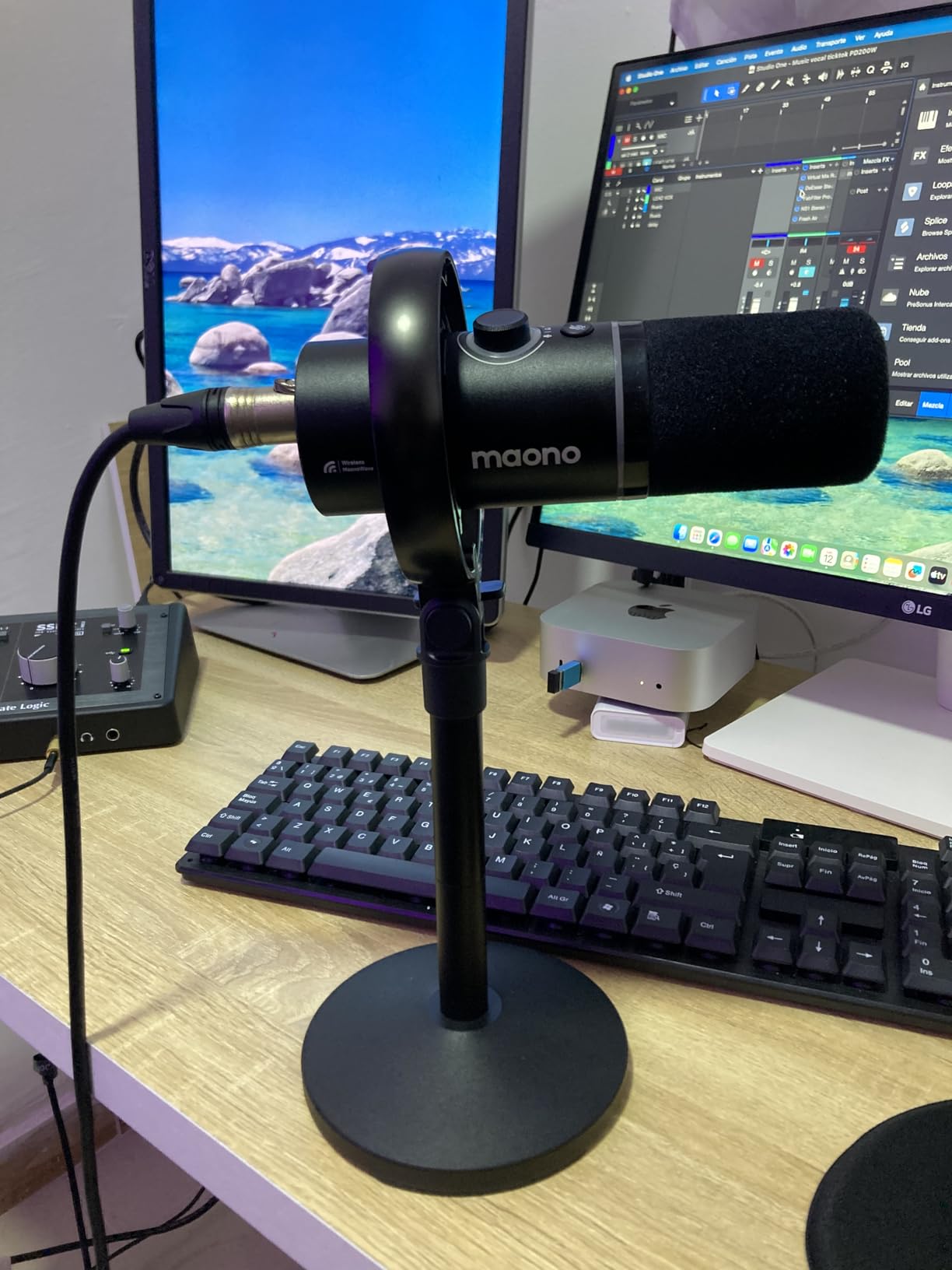 MAONO PD200W Hybrid Wireless Podcast Microphone for PC, Dynamic XLR USB Mic with Desktop Stand, Software, Noise Cancellation customer photo 2