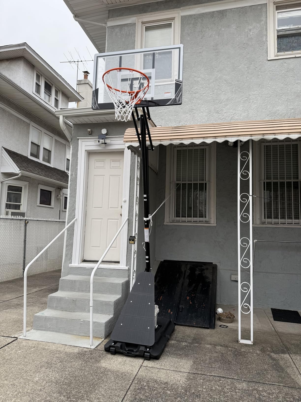 BACKYARD BLITZ Basketball Hoop, 44&48IN&54IN Backboard Portable Basketball Goal System, 10FT Hand-Crank Adjustable Basketball Hoops Outdoor customer photo 1