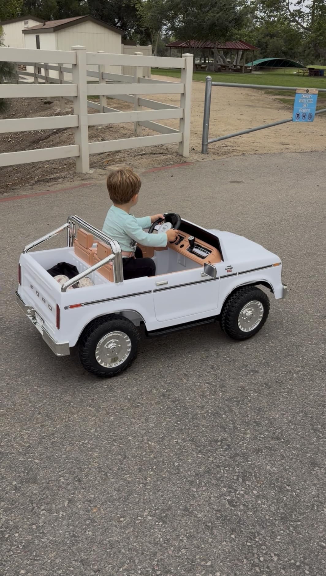 ANPABO Licensed Ford F-150 24V 2 Seater Ride on Car for Kids, 4x100W Motors for All-Terrain Electric Car with Parental Remote, Retro Style, 3-Speeds, Large Storage Box, Music Player, Aged 3-8, White customer photo 1