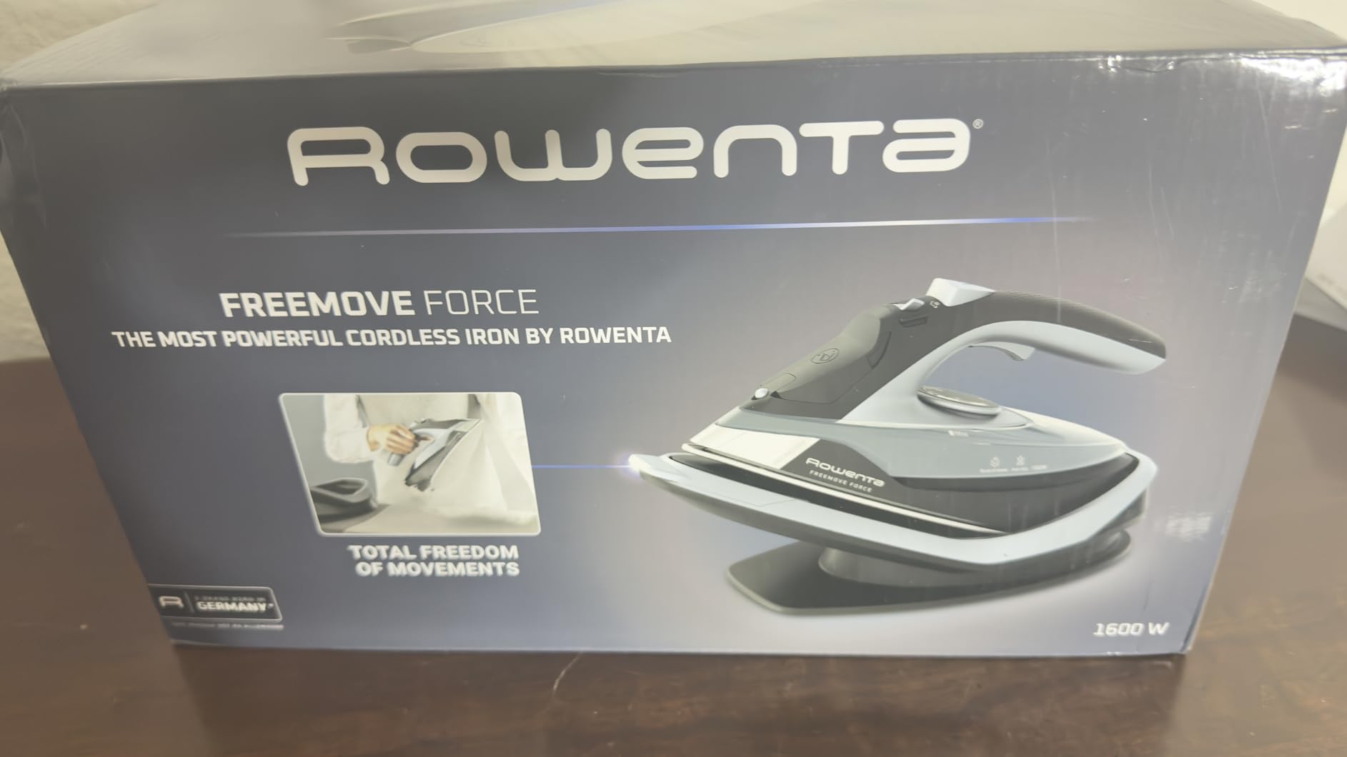 Rowenta Freemove Cordless Iron with Steam, 1600 Watts, Stainless Steel Soleplate, Rapid Heating, Portable Steamer for Clothes, Rechargeable for Wireless Ironing, Handheld Steamer Iron, Blue, DE6730 customer photo 1