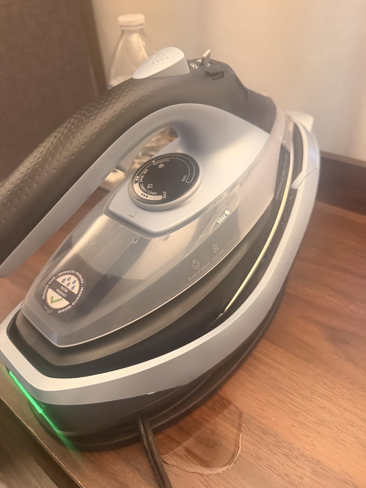 Rowenta Freemove Cordless Iron with Steam, 1600 Watts, Stainless Steel Soleplate, Rapid Heating, Portable Steamer for Clothes, Rechargeable for Wireless Ironing, Handheld Steamer Iron, Blue, DE6730 customer photo 2