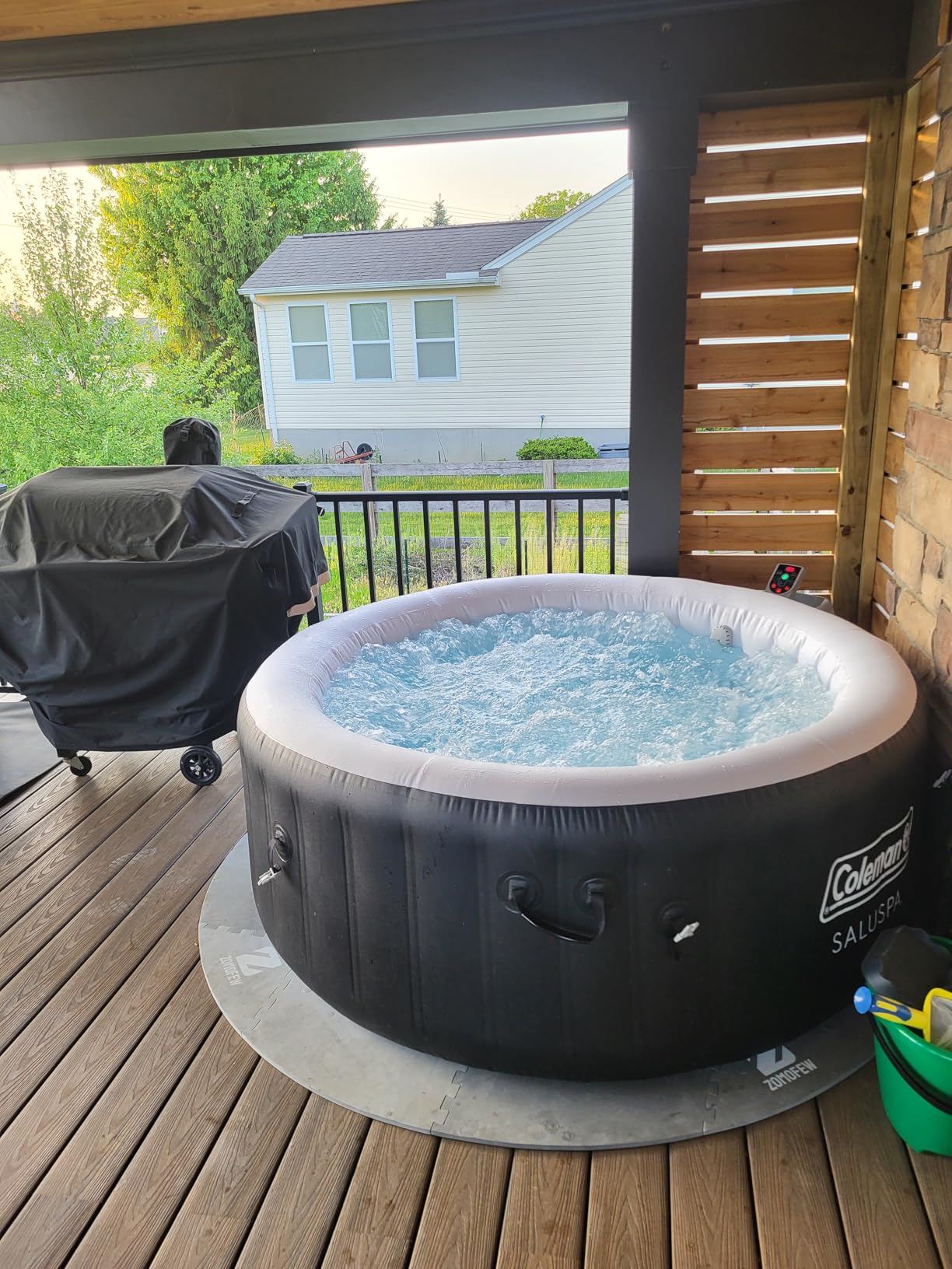Coleman Miami 2 to 4 Person Inflatable Hot Tub, Round Energy-Efficient Portable Outdoor Spa with 120 AirJets, 71