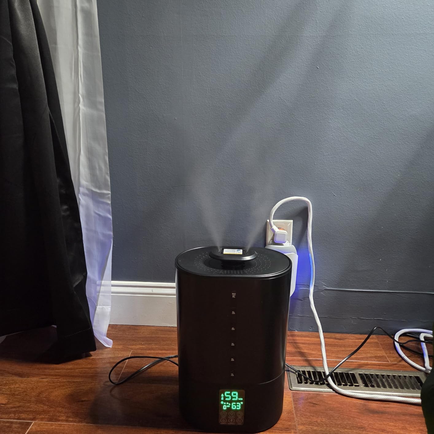 Coolfiqu 6L Humidifiers for Bedroom Large Room Home,Cool and Warm Humidifier for Baby and Plants Hot Mist Top Fill Desk Humidifier Oil Diffuser,Quiet,Auto Mode,360°Nozzle-Midnight Black(2026 Upgraded) customer photo 1