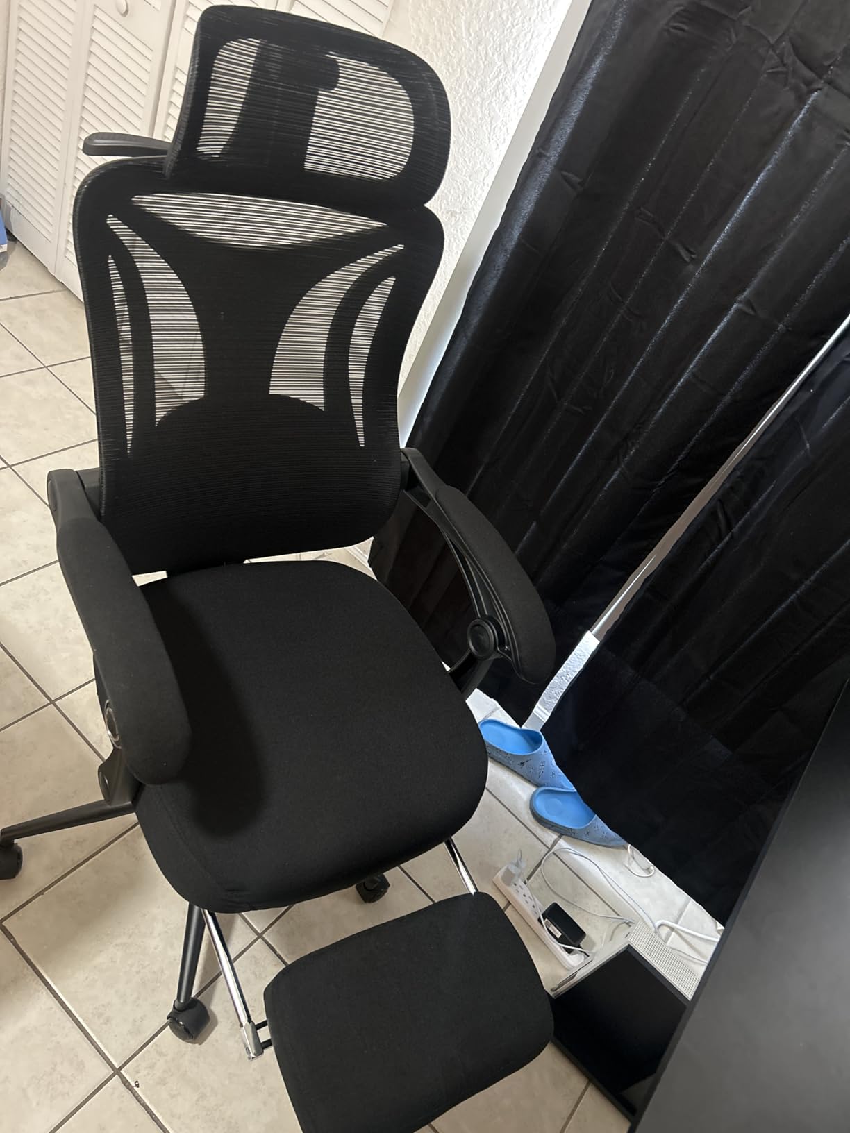 Ergonomic Office Chair with Footrest - Adjustable Lumbar Support & Headrest, 90-160° Reclining Mesh Back customer photo 1