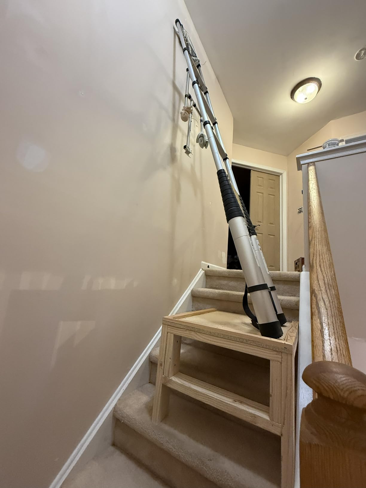 JADDUO 16.5FT Telescopic Ladder (Silver) Aluminum Extension Ladder with Non-Slip Feet & Stable Hook Heavy Duty Portable Ladder for Household/Outdoor, 330lbs Max Capacity customer photo 2