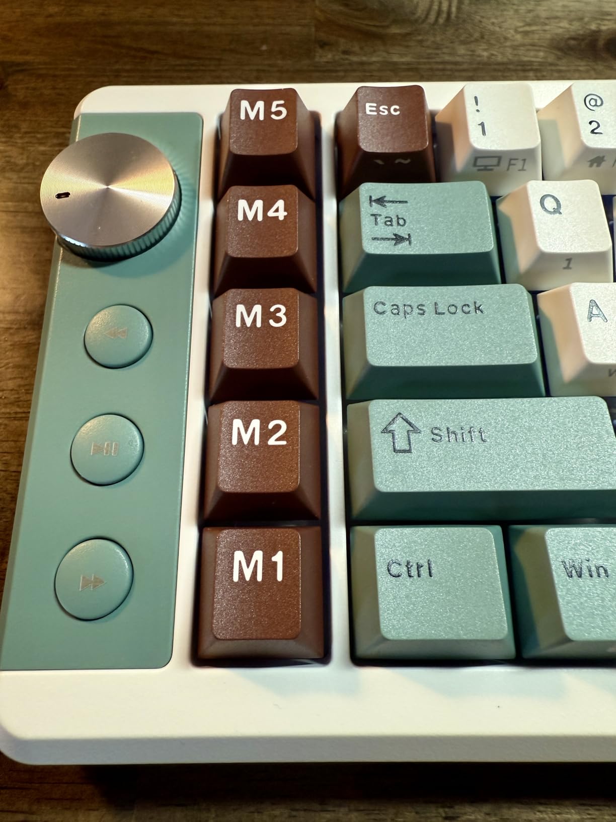 RK ROYAL KLUDGE A72 Alice Ergonomic Wireless Mechanical Keyboard w/Knob/Macro Keys/Touchable Nameplate, Tri-Mode 68% 72-Key Gasket Keyboard BT/2.4G/USB-C, Hot Swap, Win/Mac Software, 7500mAh Battery customer photo 2