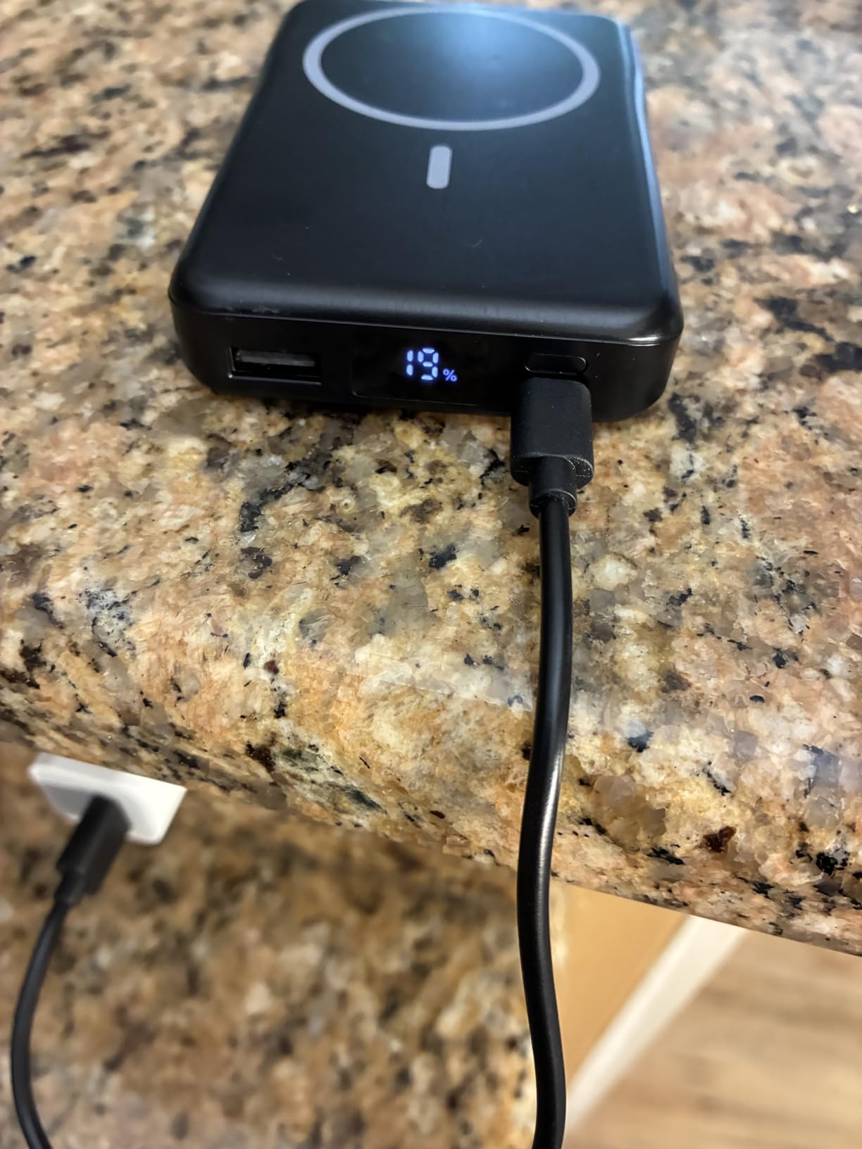Magnetic Portable Charger, 10000mAh Power Bank, 5 in 1 Portable Charger with Built in Cable, 20W Fast Charging for Magsafe Battery Pack Compatible with iPhone 17/16/15/14/13/12 Pro/Pro Max customer photo 1