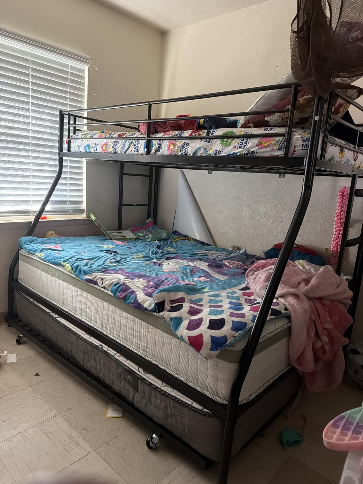 Shintenchi Bunk Bed Twin Over Full Size with Trundle, Heavy-Duty Twin&Full Frame with Full-Length Guardrail and Two Ladders, Triple for Kids, Teens and Adults, Space-Saving, Black customer photo 2