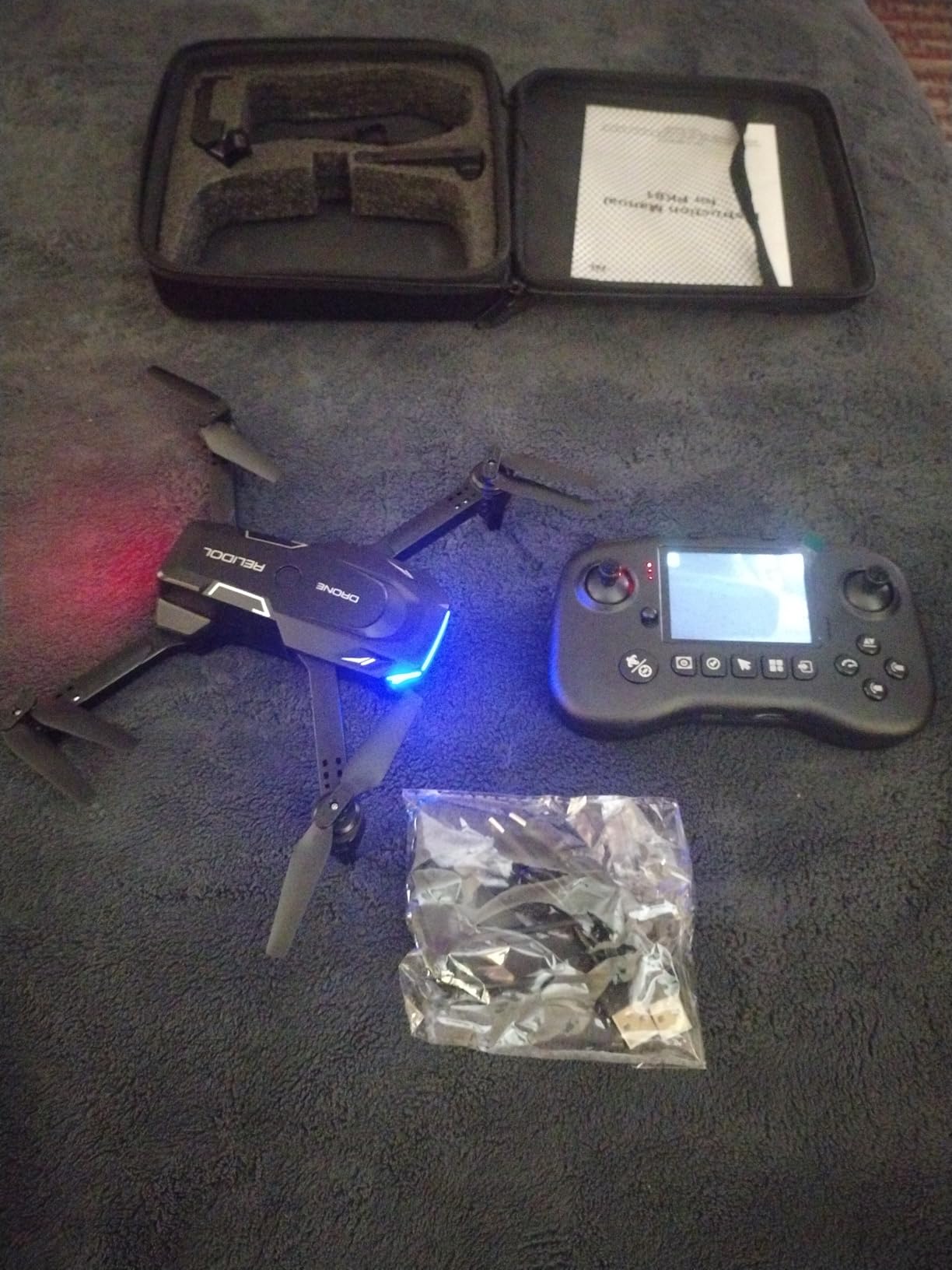 Drone with Camera - Drone with Screen on Controller for Beginners, Foldable Remote Control Quadcopter with Gesture Control, 3D Flip, One Key Start, Emergency Stop, 2 Batteries, Easier to use customer photo 1
