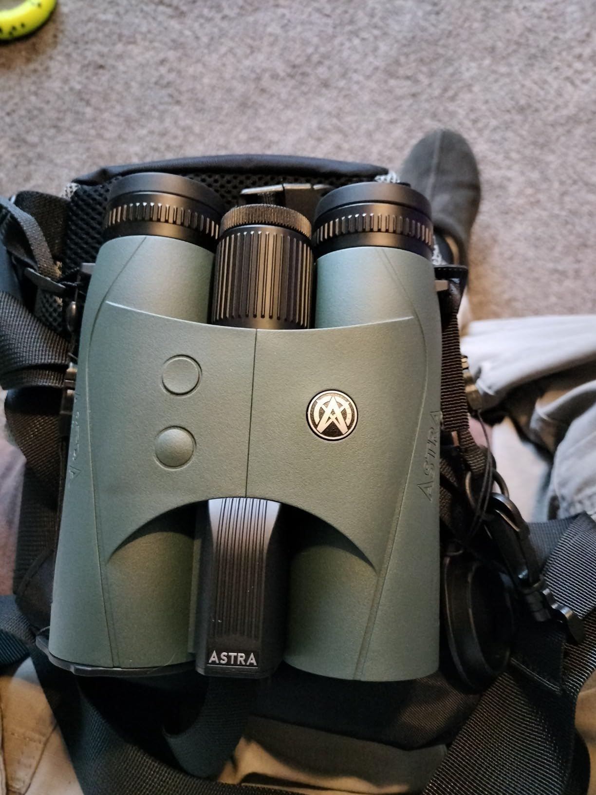 Astra Optix Laser Rangefinder Binoculars 10x42 for Hunting, Shooting & Golf - 1760 or 2600 Yard Range, Built-in Ballistics, HD LCD Display, Fast 0.1s ±1 Yard Accuracy customer photo 2