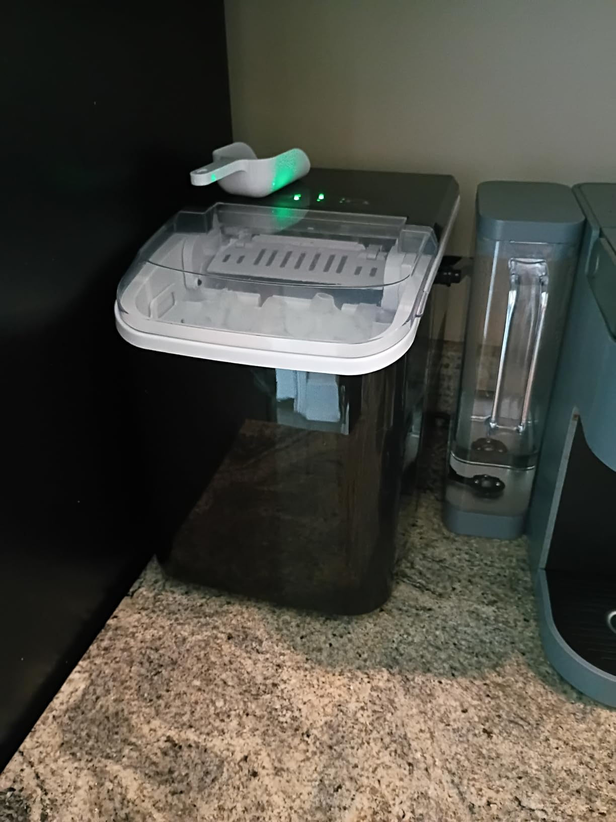 NEWBULIG Ice Makers Countertop with Handle, Portable Ice Machine, 9 Bullet Cubes in 6 Mins, 26lbs in 24Hrs, Auto-Cleaning, with Basket and Scoop customer photo 1