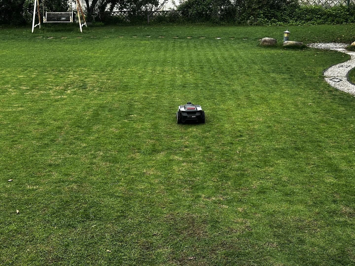 Sunseeker S4 LiDAR Robot Lawn Mower for Up to 0.25 Acre (1000 m²), Vision AI + 360° 3D LiDAR Navigation, Wire-Free Virtual Boundary, Systematic Cutting, 42% Slope, App Control, 60 dB Quiet Mowing customer photo 1
