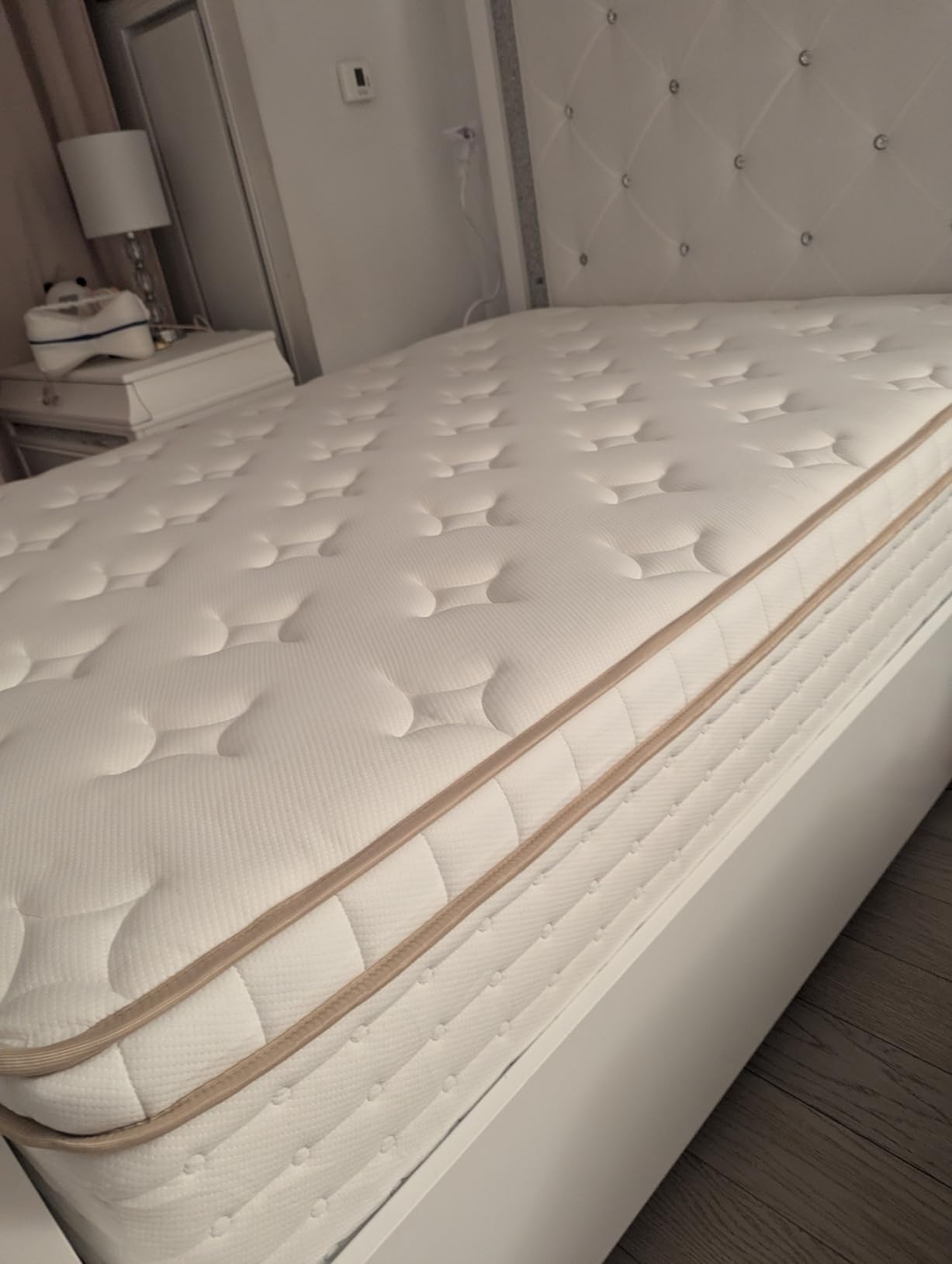 BedStory King Size Mattress - 14 Inch Hybrid Mattress King for Couples - Motion Isolation, Advanced Lumbar Support and Reinforced Edges - Fiberglass-Free, 365-Night Trial, CertiPUR-US Certified customer photo 1