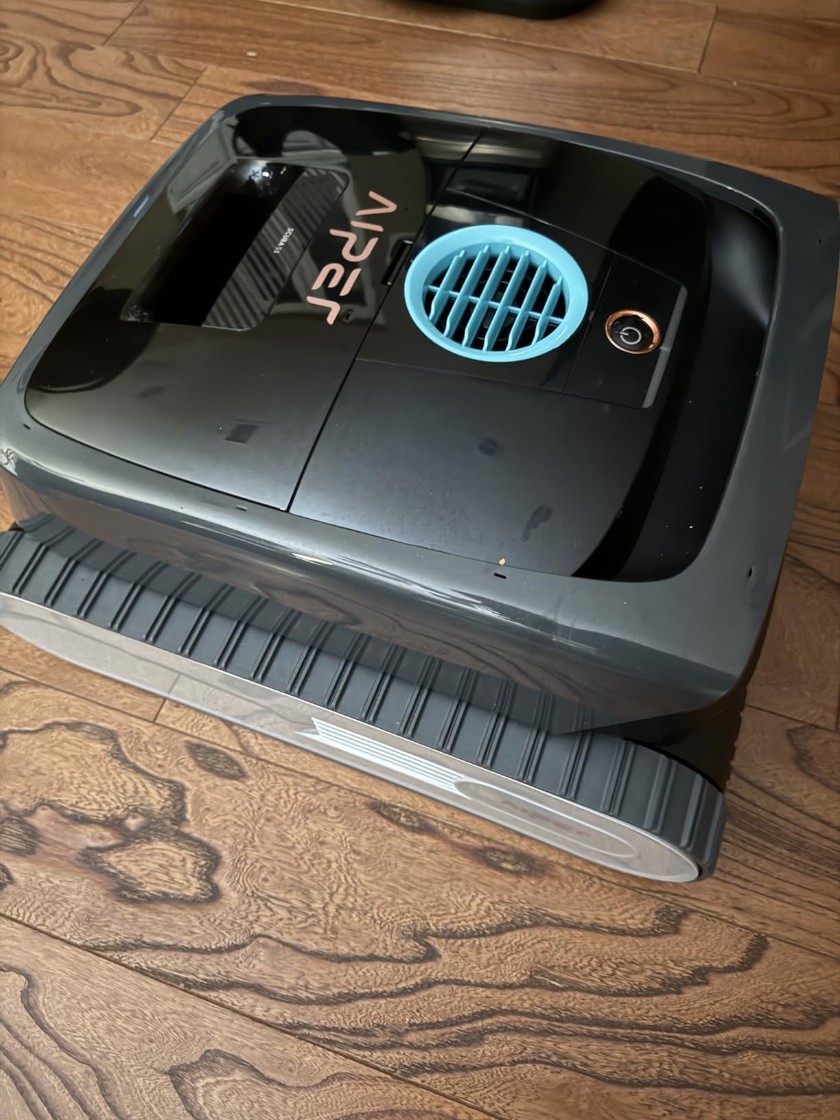 Aiper Scuba S3 Robotic Pool Cleaner, Cordless Lightweight with Strong Suction, Waterline Scrubbing, Smart Sensor Navigation, App Control & Waterline Parking, 240 Min Runtime for In-Ground Pools, Gray customer photo 1