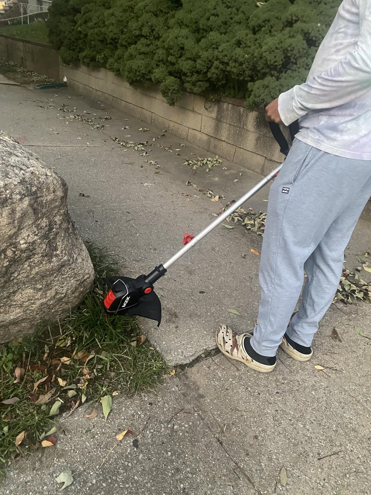 MZK 20V 12'' Cordless String Trimmer, Grass Trimmer&Edger with 8 Replacement Spools, Battery Powered Weed Trimmer with Auto Line Feed for Garden, Lawn(2 * 2AH Battery and Charger Included),ST12D07 customer photo 2