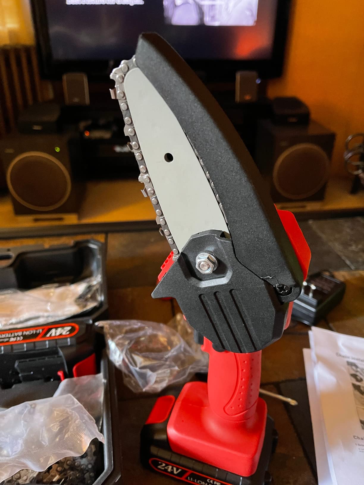 Mini Chainsaw Cordless, 8 Inch & 6 Inch Portable Electric Chainsaw, Battery Powered Handheld Power Chain Saw with 2 Batteries and Auto Oil, for Tree Trimming, Cutting Wood, Garden Tool customer photo 1
