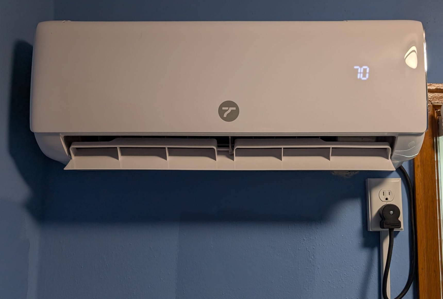 12000 BTU Mini Split Air Conditioner 115V, 22 SEER2 AC & Heat Pump, Quiet Ductless System for Up to 750 Sq.Ft, R32 Refrigerant, WiFi Smart Control, Indoor & Outdoor Units, Installation Kit customer photo 2