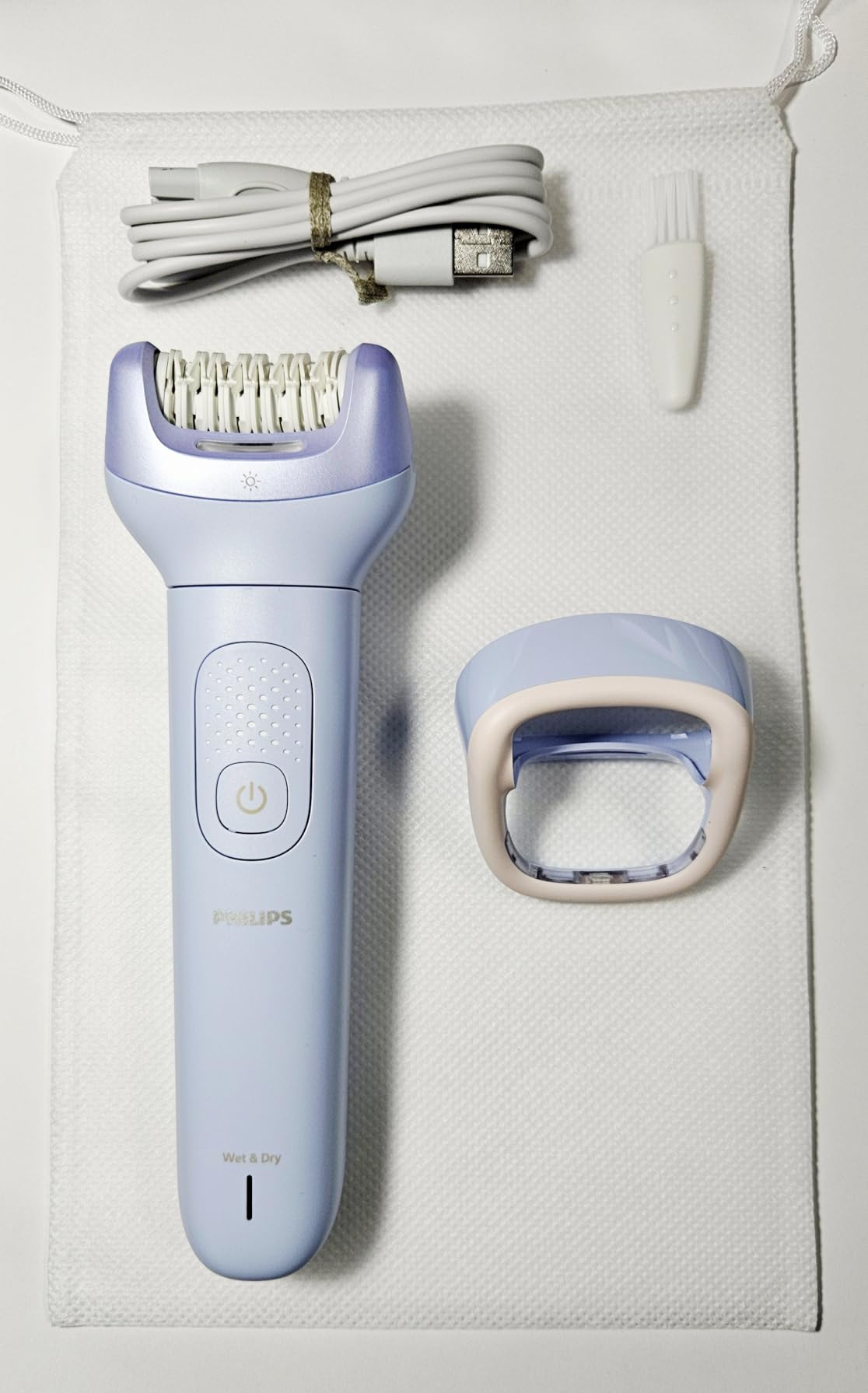 Philips Epilator Series 8000 - Cordless Wet and Dry Electric Epilator, Hair Removal for Legs and Body, with ProGuide, 3 Accessories, 60 min. Runtime, Model BRE708/00 customer photo 1
