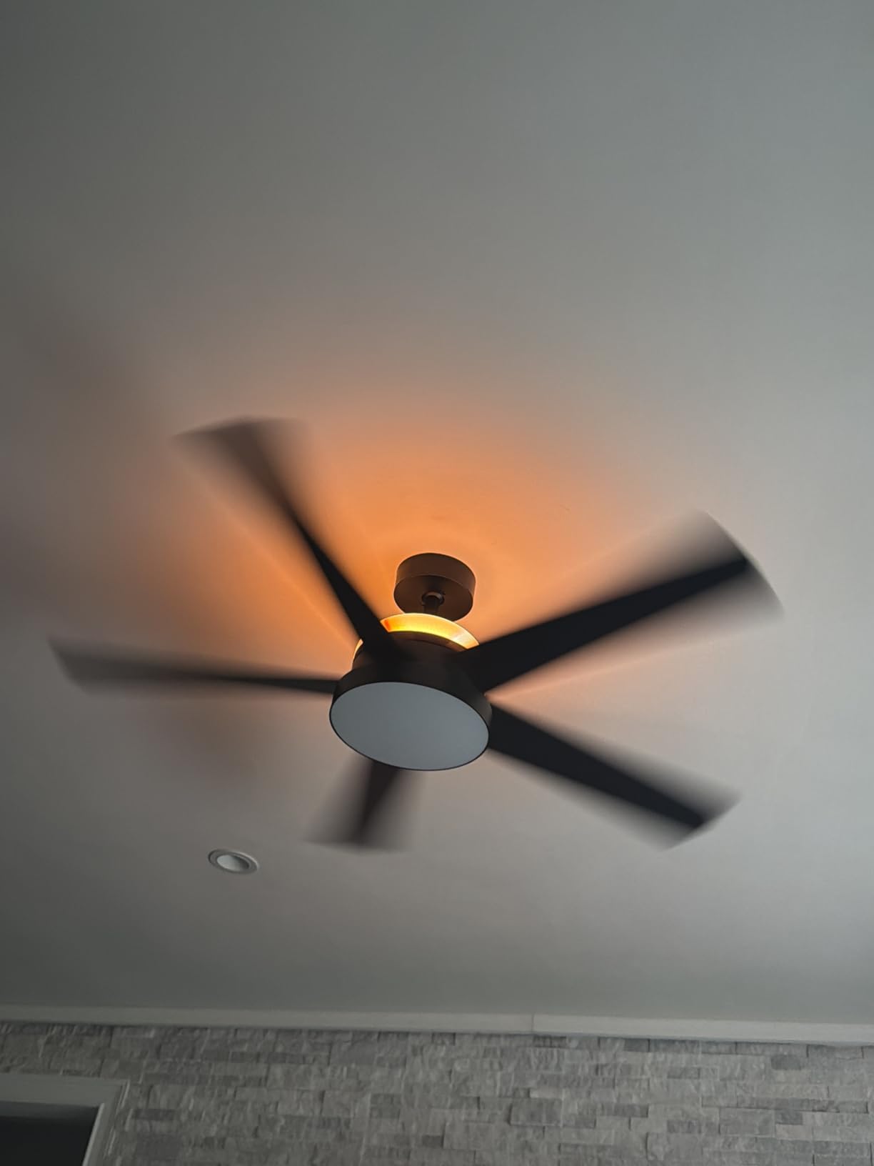 Govee Ceiling Fan with Lights, RGBIC Smart 52'' Low Profile Ceiling Fan with Lights and Remote, Reversible DC Motor, Dimmable, 2800lm, Ceiling Fan for Bedroom, Living Room, Black customer photo 1