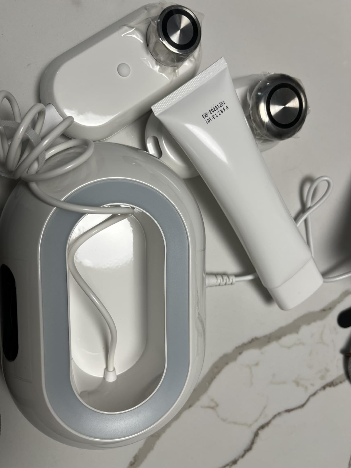 Professional Face Beauty Device with Dual Probes - Skin Rejuvenation - Lifting and Tightening - Reduces Wrinkles & Anti Aging, Experience The Salon-Grade Results at Home, Equipped with Gel customer photo 2