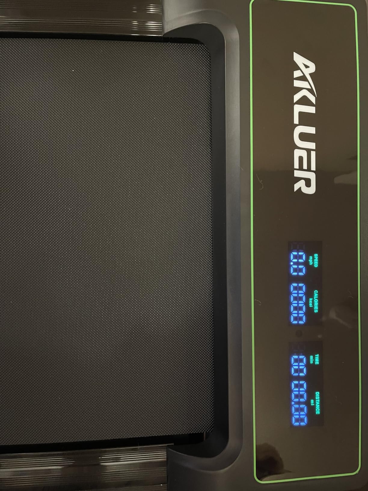 AKLUER Non-Electric Treadmill with Dual Flywheel - Fixed Incline, Soft Foam Grips, Non-Slip Belt, LCD Monitor, Compact Foldable for Home/Gym Use customer photo 2