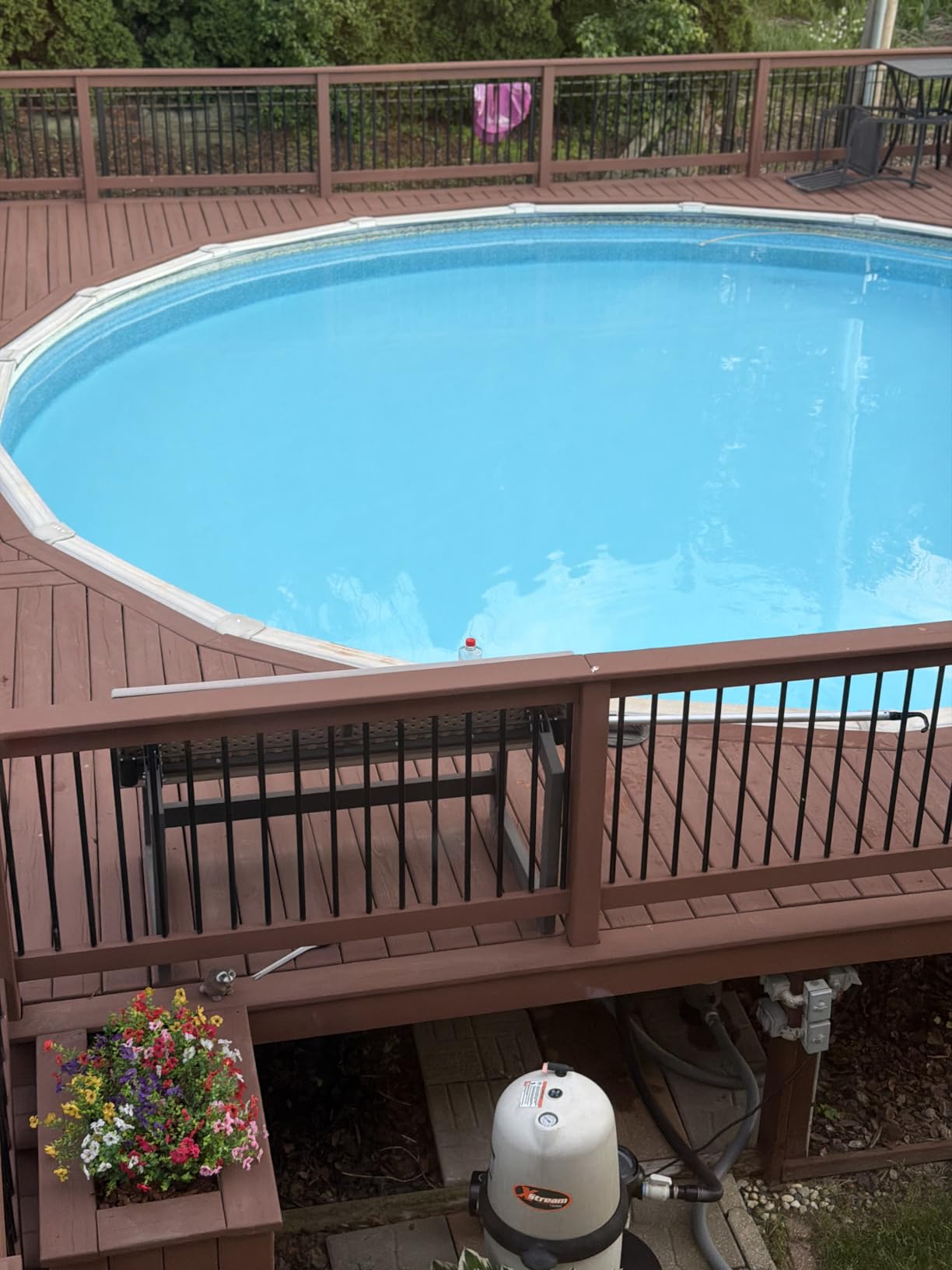 STARRYBOT Cordless Robotic Pool Cleaner with Dual high-Efficiency Motors Delivers Strong Suction, Smart Self-Parking,Smart LED Indicator,Pool Vacuum for Above-Ground Flat Pool up to 900 Sq.ft(White) customer photo 1