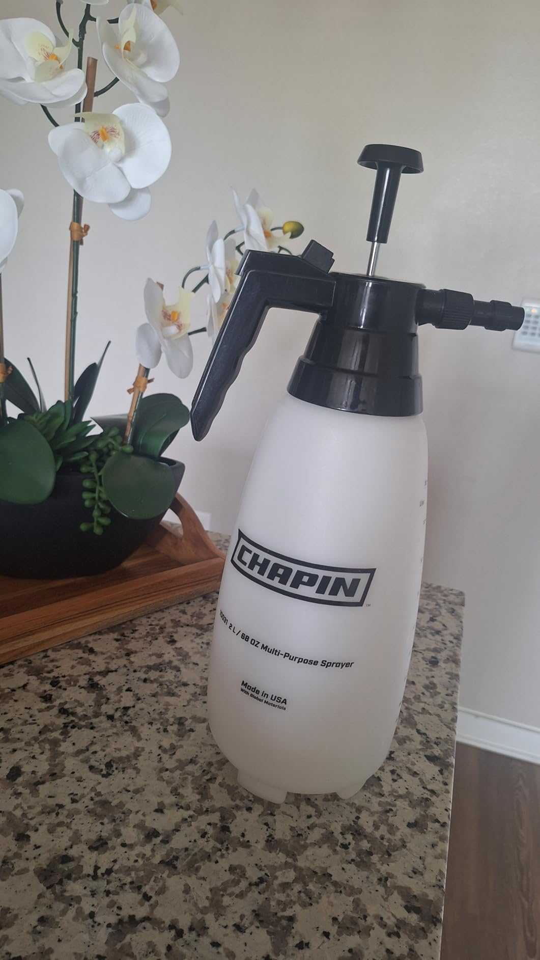 Chapin 1002 Handheld Pump Sprayer, 48oz, Multi-Purpose, Lawn & Garden, Translucent Poly Tank, Wide-Mouth Opening, Adjustable Cone Nozzle & Anti-Clog Filter for Weed, Fertilizer & Pest Applications customer photo 1
