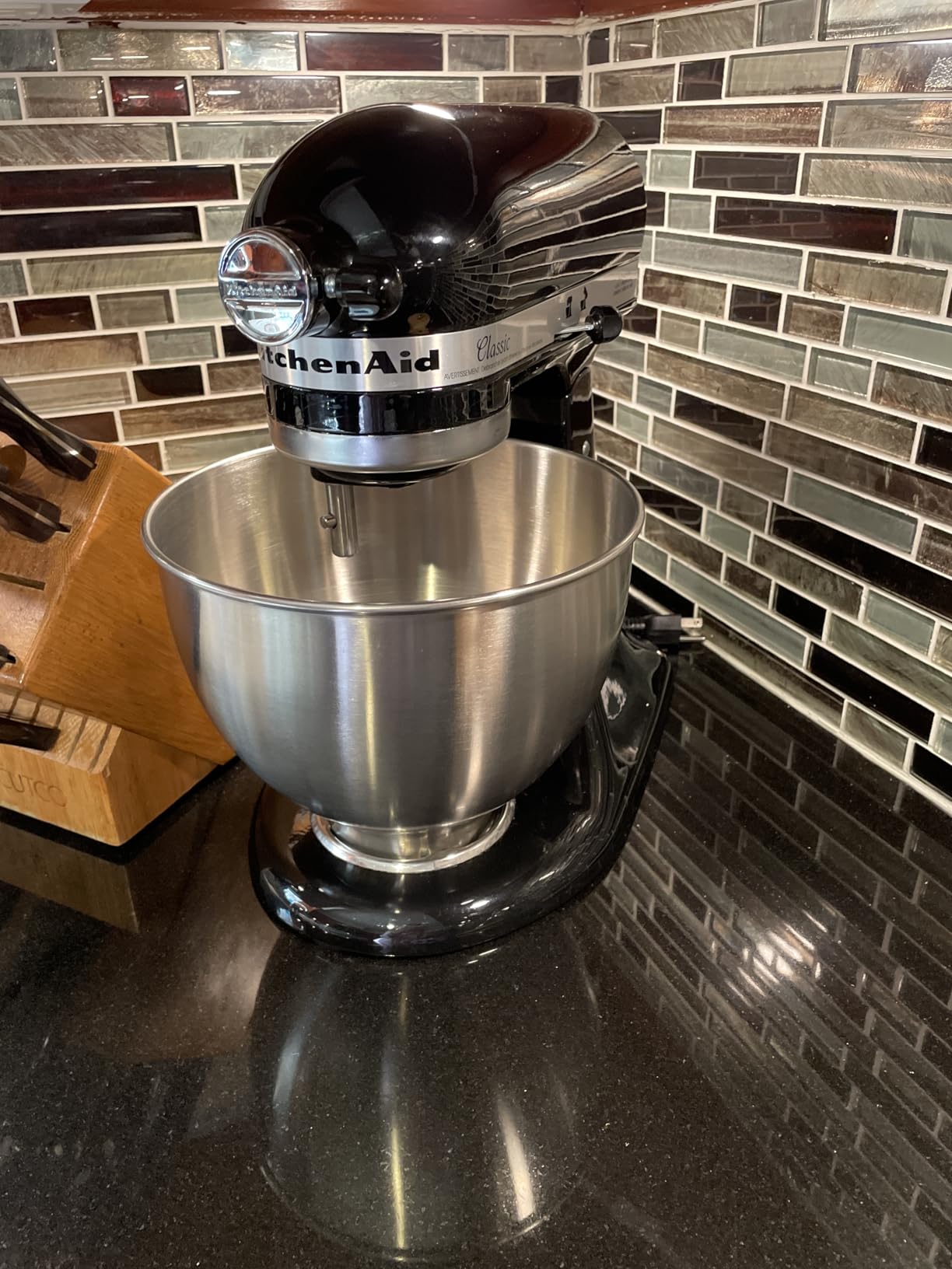 KitchenAid Classic Series 4.5 Quart Tilt-Head Stand Mixer K45SS, White customer photo 2