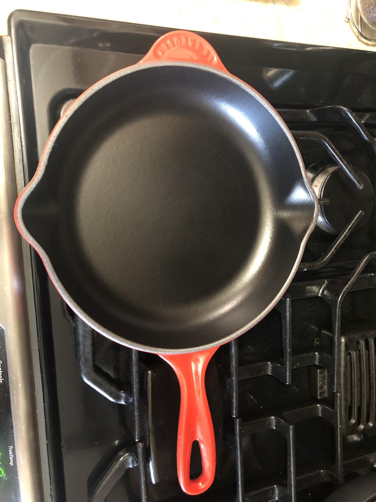 Le Creuset Enameled Cast Iron Classic Skillet, 9