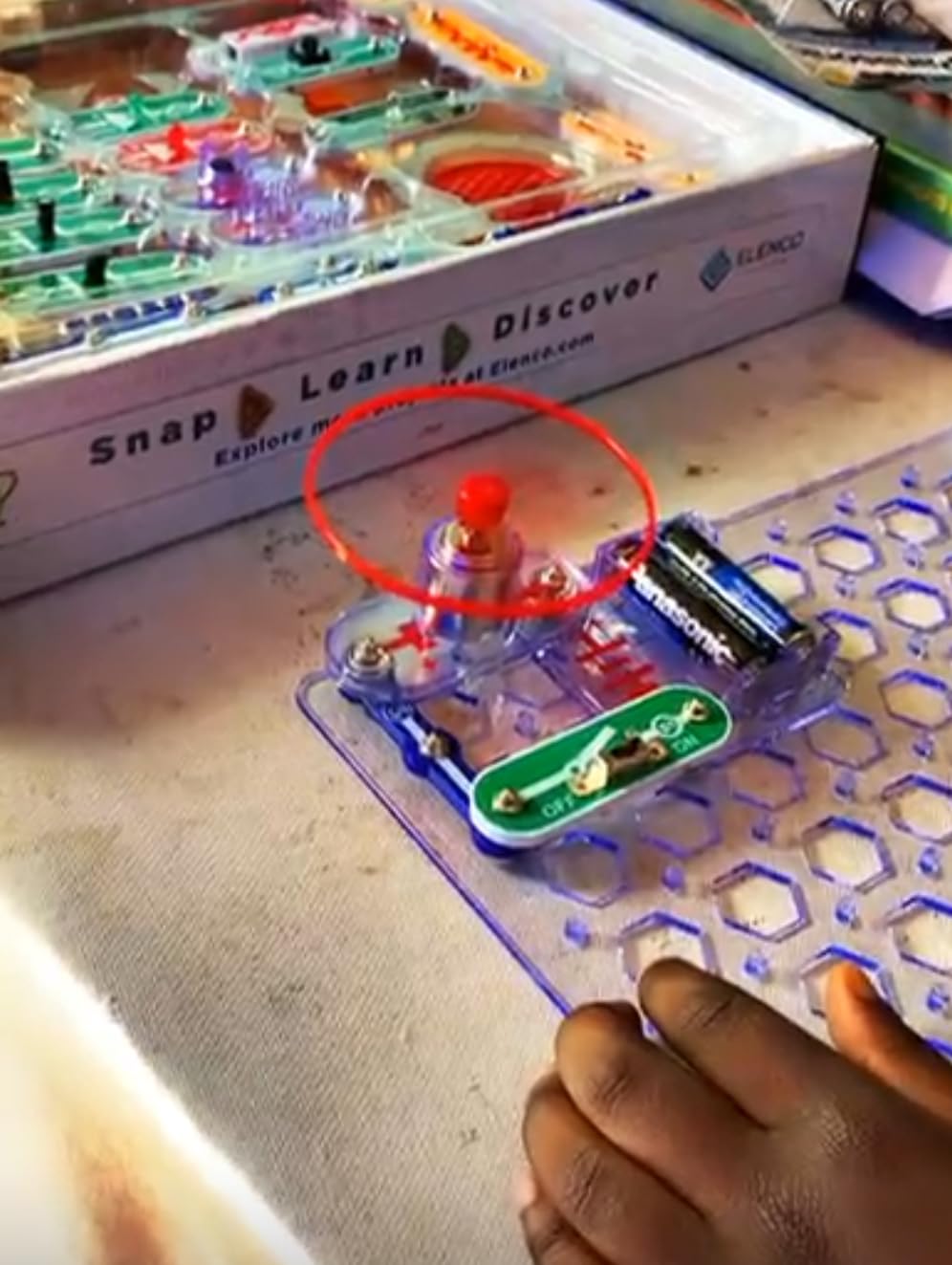 Classic SC-300 Electronics Exploration Kit | Over 300 Projects | Full Color Manual Parts | STEM Educational Toy for Kids 8+ customer photo 2