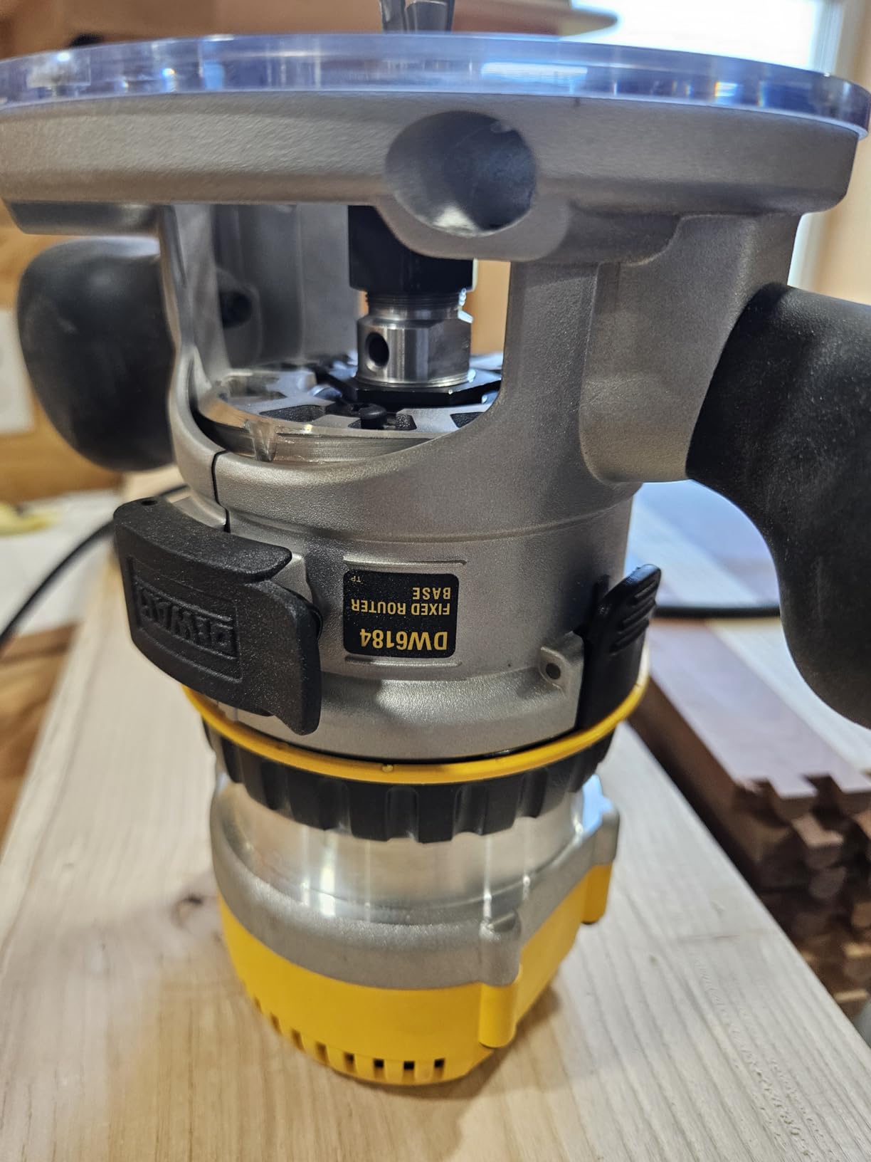 DEWALT Router, Fixed Base, 1-3/4-HP, 11.0 Amp Motor (DW616) customer photo 1