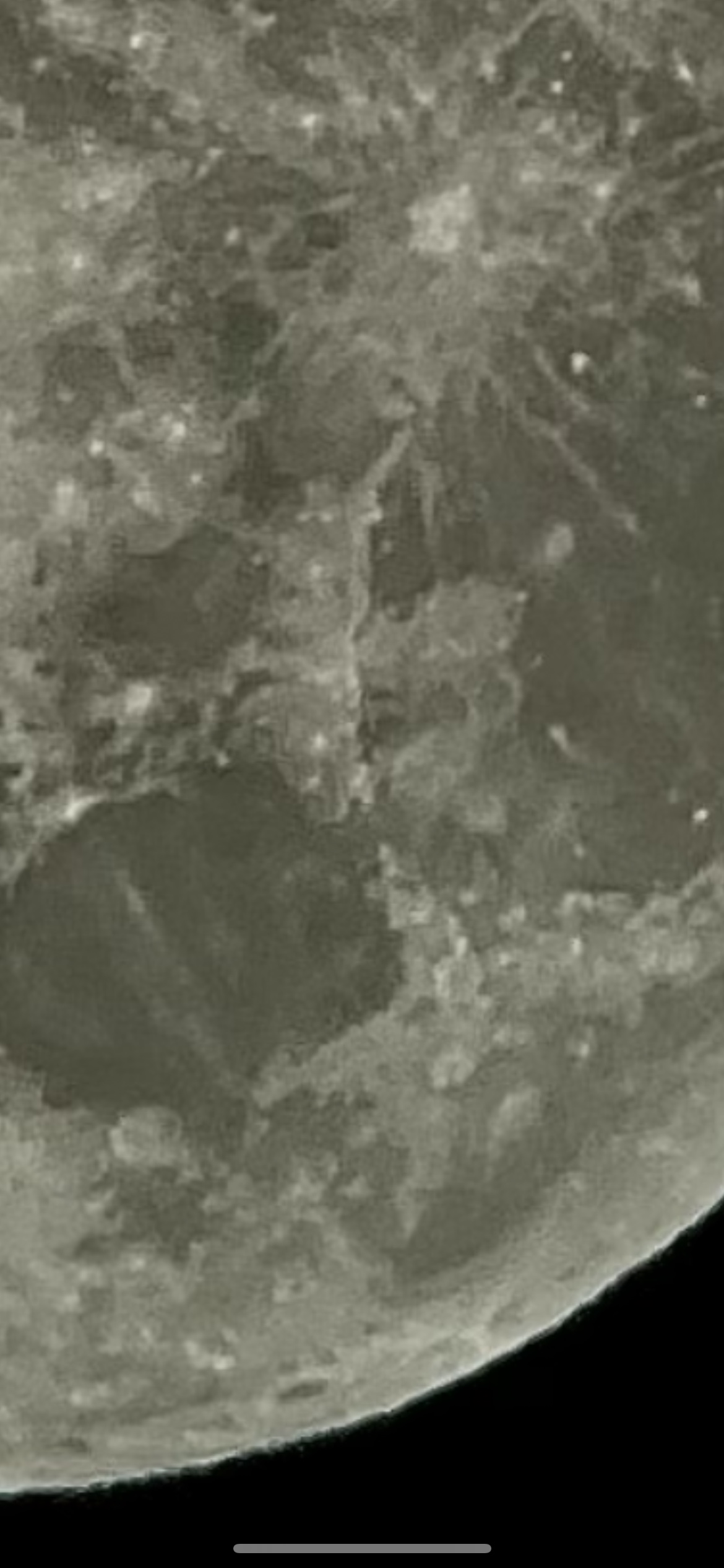 Celestron 1.25 Inch Moon Filter - Suitable for Lunar Observation, Extra Bright Planets or Terrestrial Viewing Over Sand or Snow customer photo 1