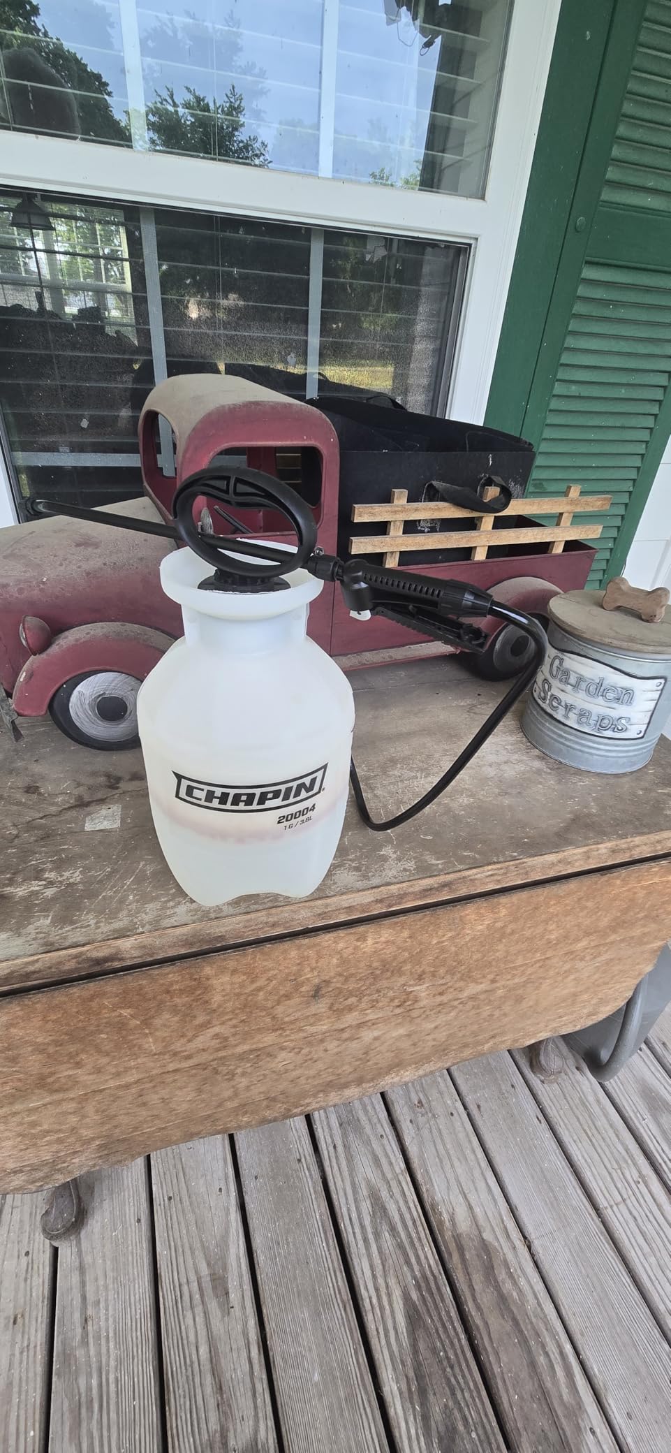 Chapin 20004 Pump Sprayer, 1-Gallon SureSpray Translucent Tank with an Easy Fill Funnel-Top Opening, Adjustable Cone Nozzle & 34