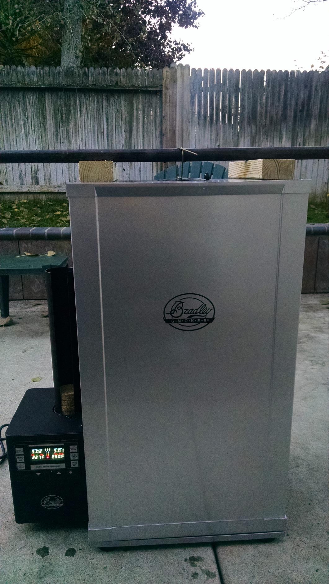 Bradley Smoker 6-Rack Outdoor Electric Smoker, Digital Vertical Smoker With Stainless Steel Grill customer photo 1