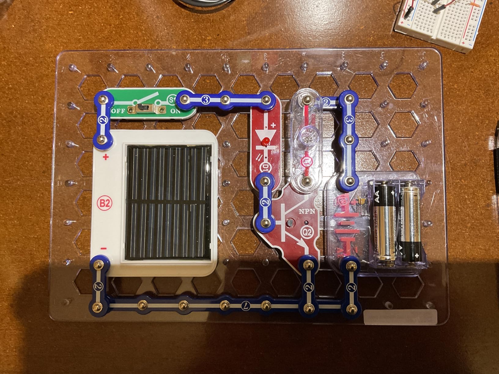 Snap Circuits Extreme SC-750R Electronics Exploration Kit + Student Training Program with Student Study Guide | Perfect for STEM Curriculum customer photo 1