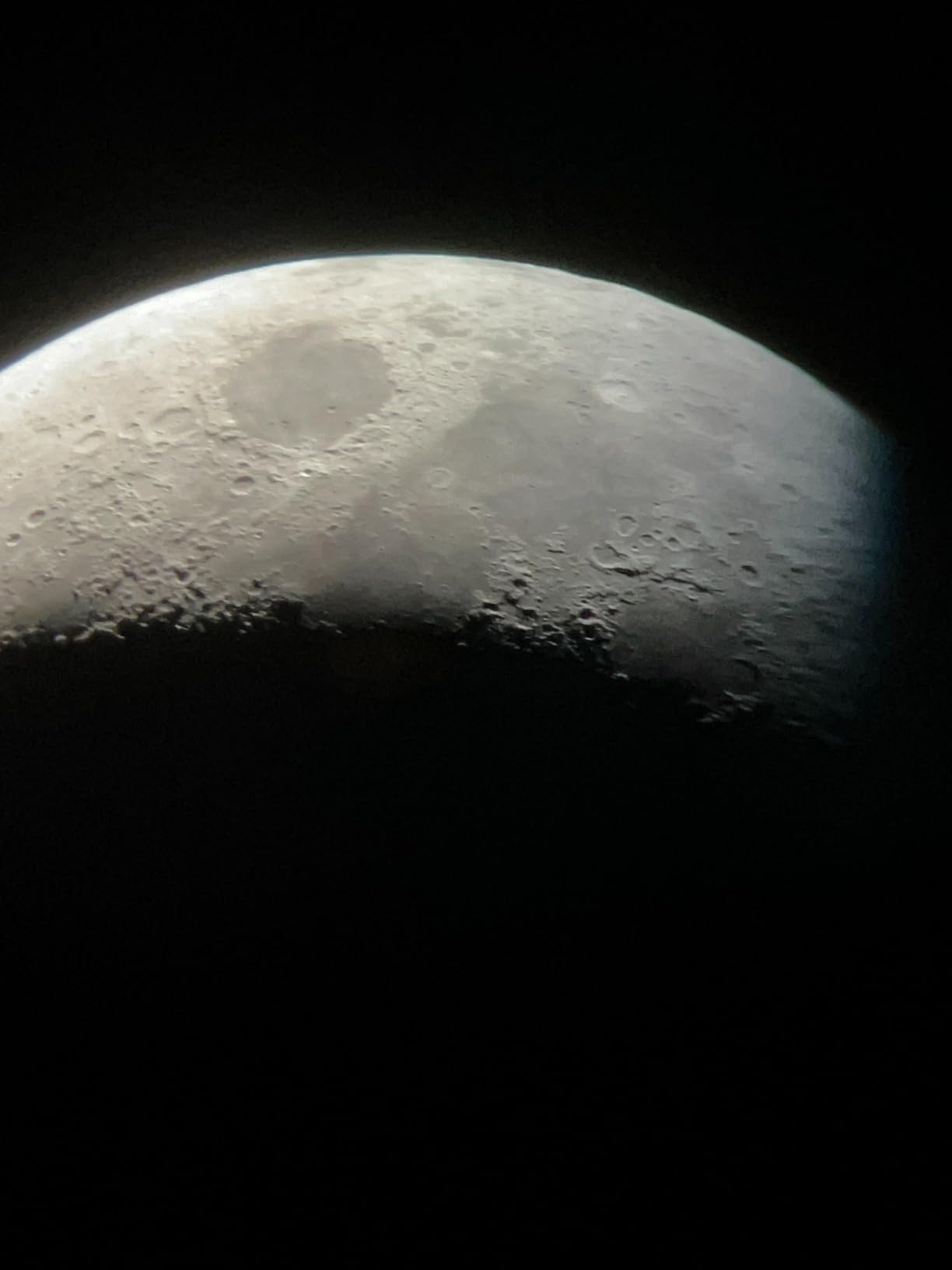 Celestron - AstroMaster 130EQ Newtonian Telescope - Manual Reflector for Beginners - Aluminized Mirror - Adjustable-Height Tripod - Includes Accessories Plus Astronomy Software Package customer photo 1