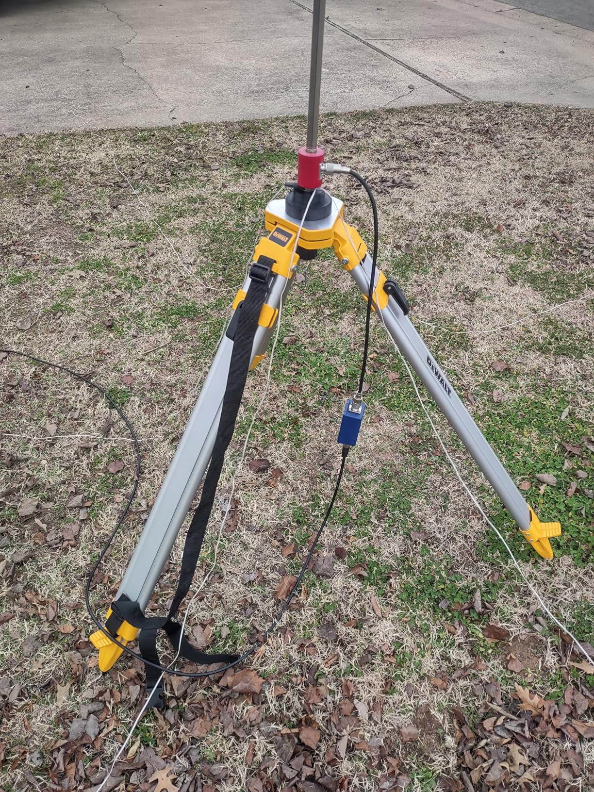 DEWALT Tripod Stand, Heavy Duty, Construction Tripod, Built-In Strap for Easy Transport on Jobsites (DW0737) customer photo 2