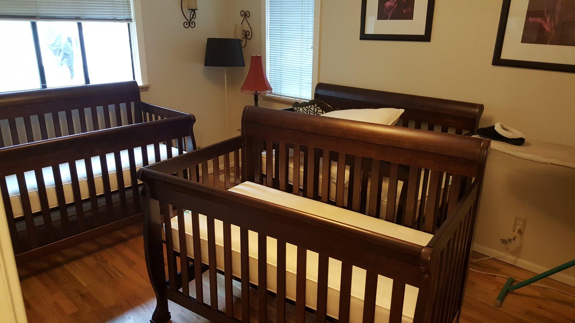daVinci Kalani 4-in-1 Convertible Baby Crib - Strong, Easy to Assemble GREENGUARD Certified Crib - Convertible to Toddler Bed, Daybed, Full-Size Bed - Four Adjustable Mattress Heights - Espresso customer photo 2