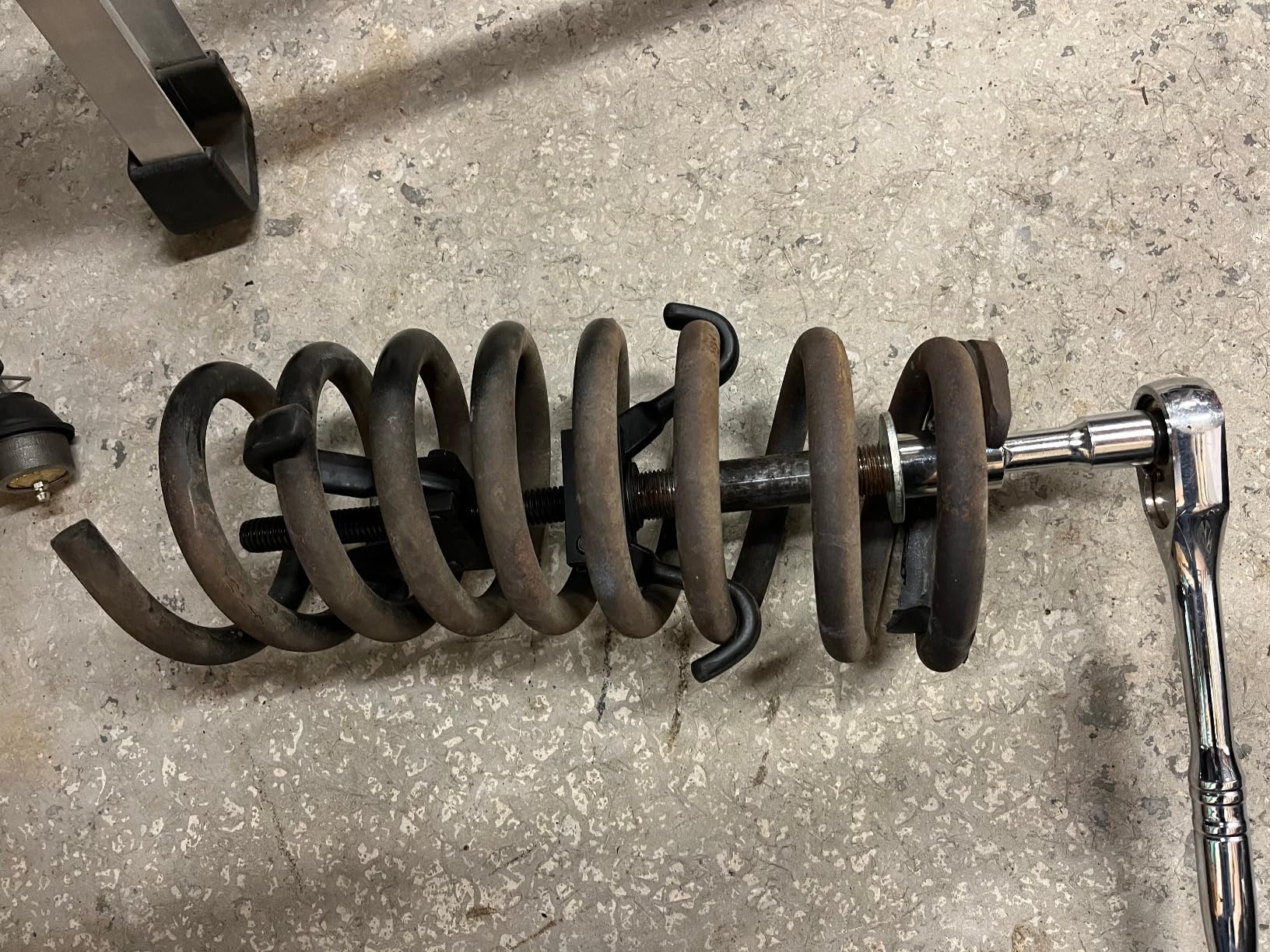 Performance Tool W80554 Coil Spring Compressor for Vehicle Maintenance and Repair with Tempered Chrome Steel Jaws customer photo 1