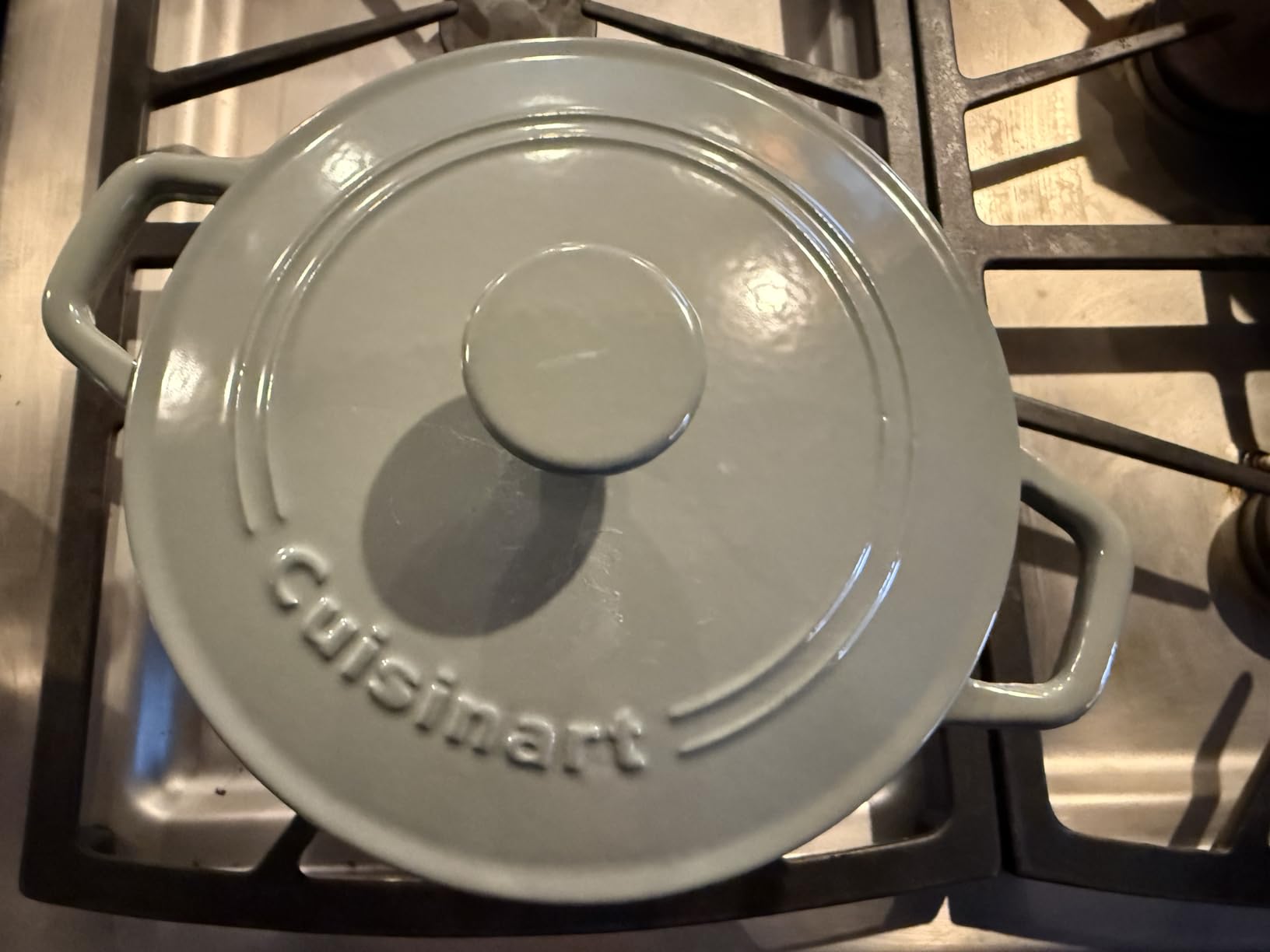 Cuisinart Chef's Classic Enameled Cast Iron Round Covered Casserole (Cardinal Red, 7- Quart) customer photo 1