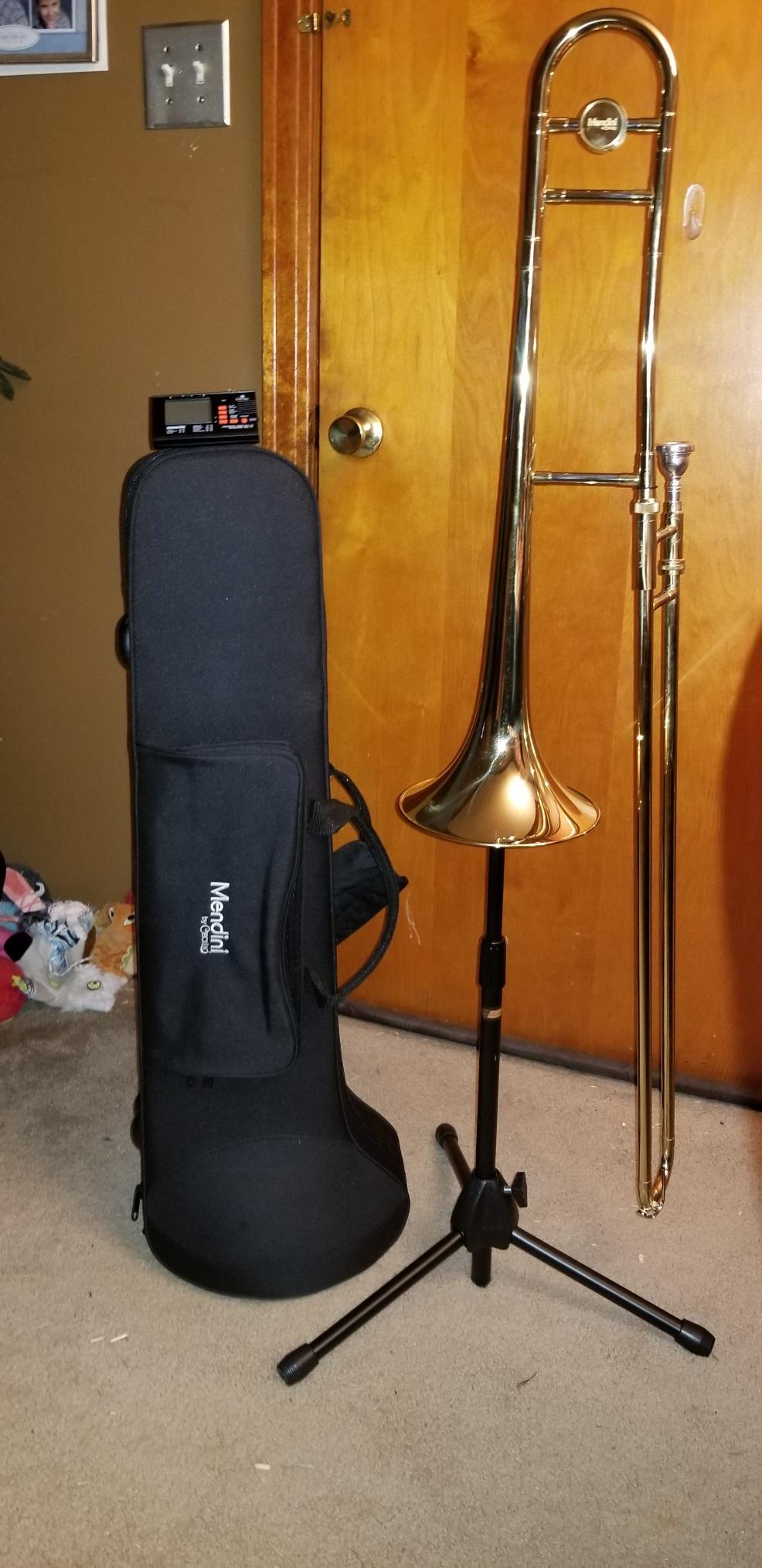 Mendini by Cecilio Bb Tenor Slide Trombone for Beginners - B Flat Brass Plated Trombone Instrument with Tuner, Music Book, Hard Case, Mouthpiece, Cleaning Kit & Gloves (Gold) customer photo 1