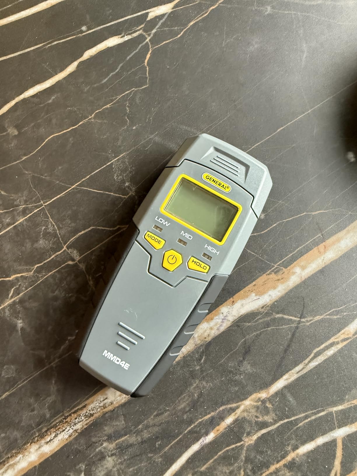 General Tools MMD4E Digital Moisture Meter, Water Leak Detector, Moisture Tester, Pin Type, Backlit LCD Display With Audible and Visual High-Medium-Low Moisture Content Alerts, Grays customer photo 1