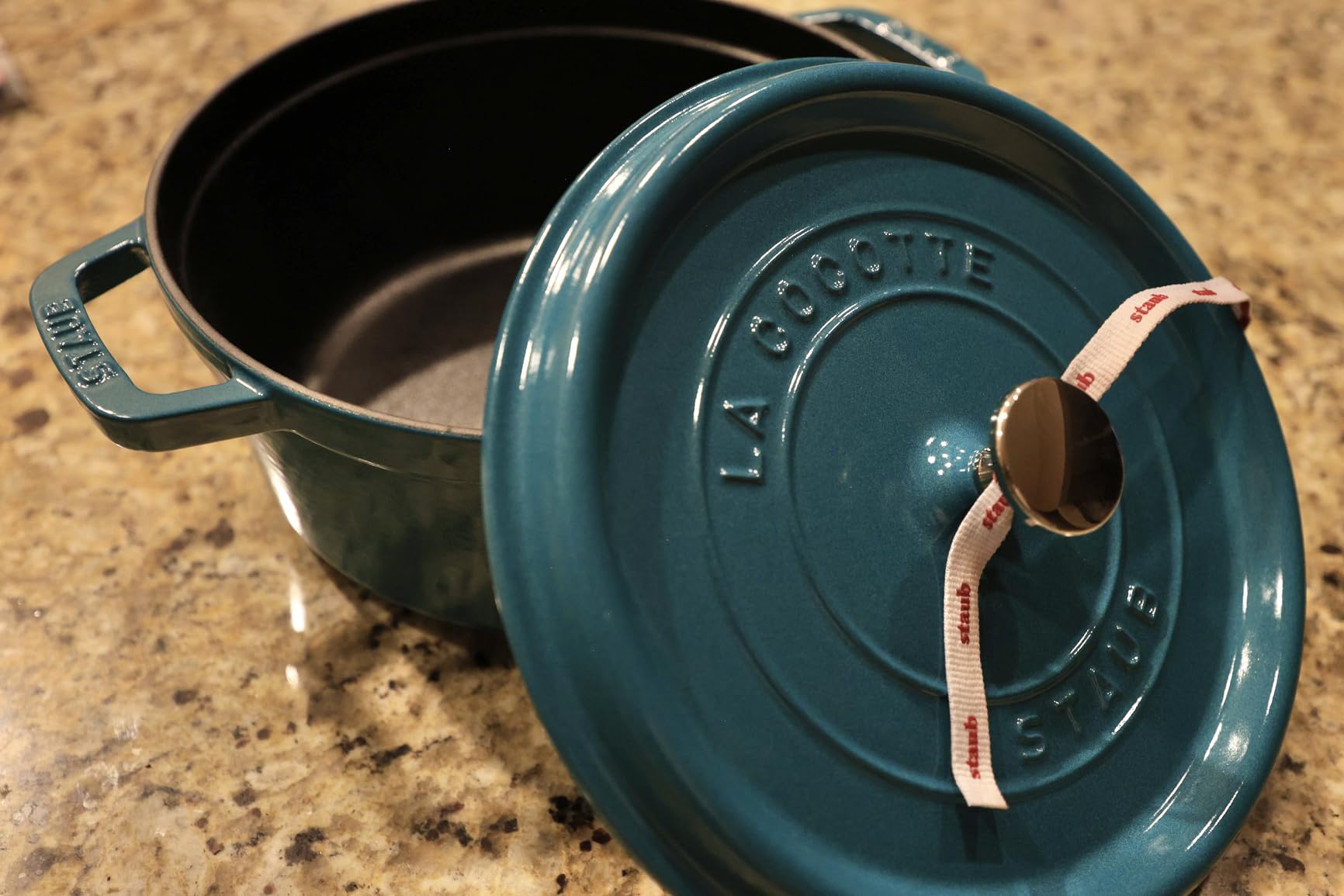 Staub Cast Iron Round Cocotte, Dutch Oven, 7-quart, serves 7-8, Made in France, White customer photo 2