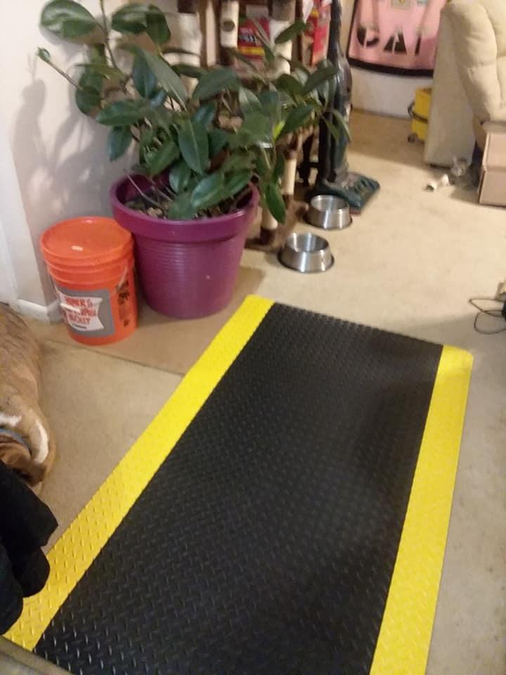 Durable Corporation-442S35BKY Vinyl Diamond-Dek Sponge Industrial Anti-Fatigue Floor Mat, 3' x 5', Black with Yellow Border customer photo 1